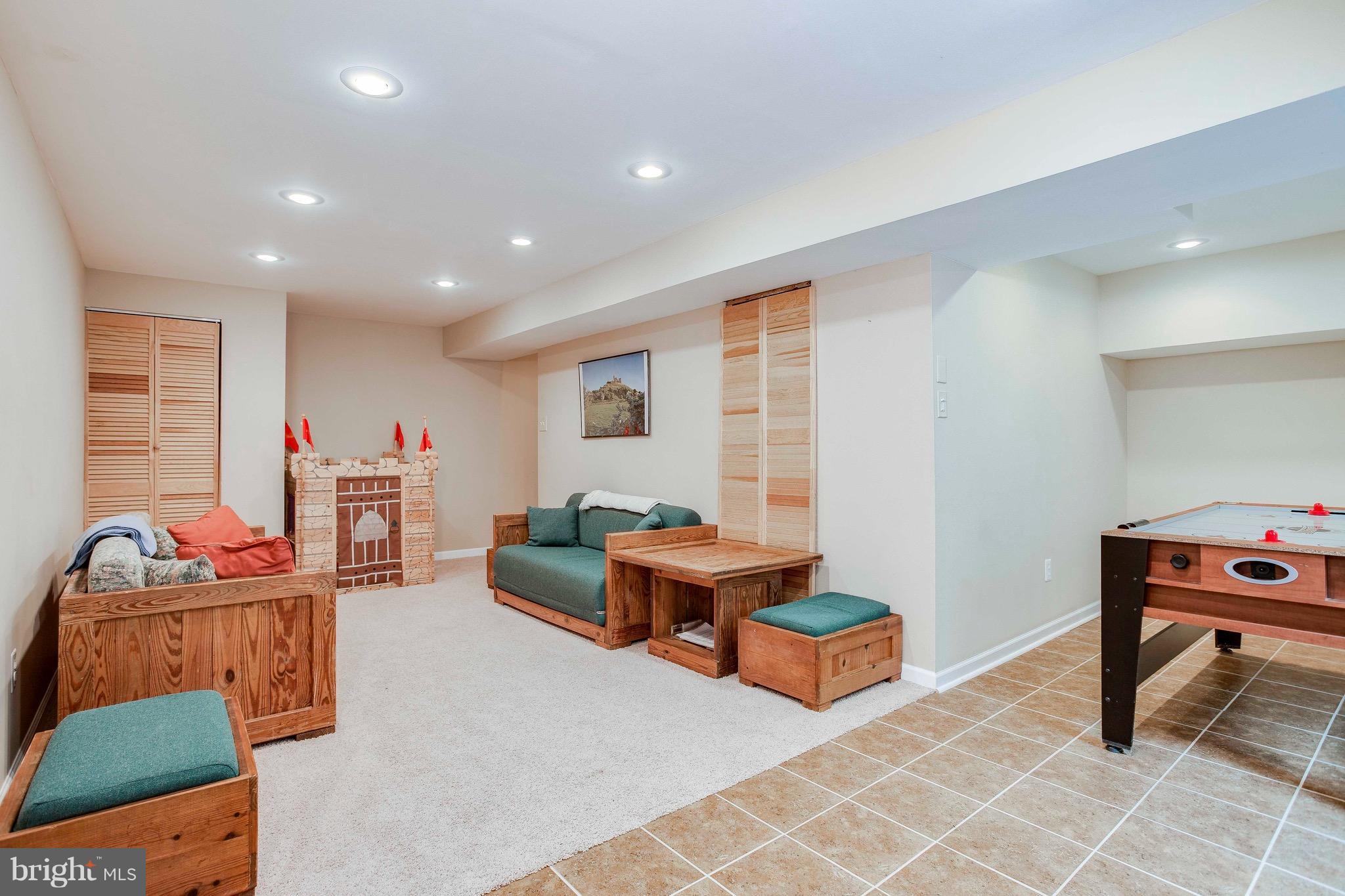 BURLEIGH MANOR - Residential