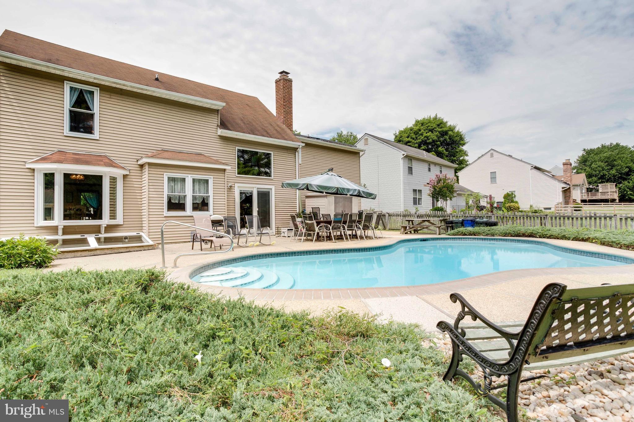 BURLEIGH MANOR - Residential