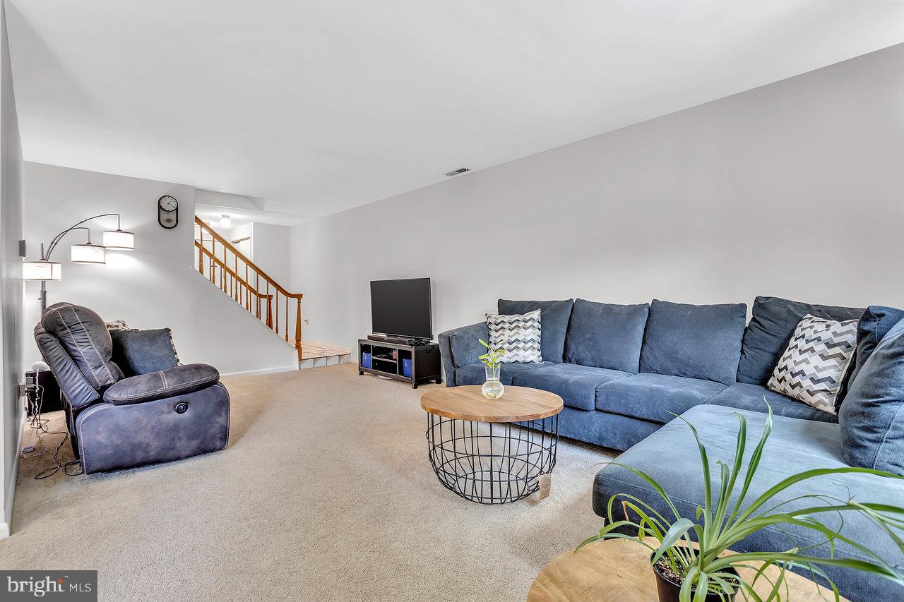 7 TENNYSON DRIVE