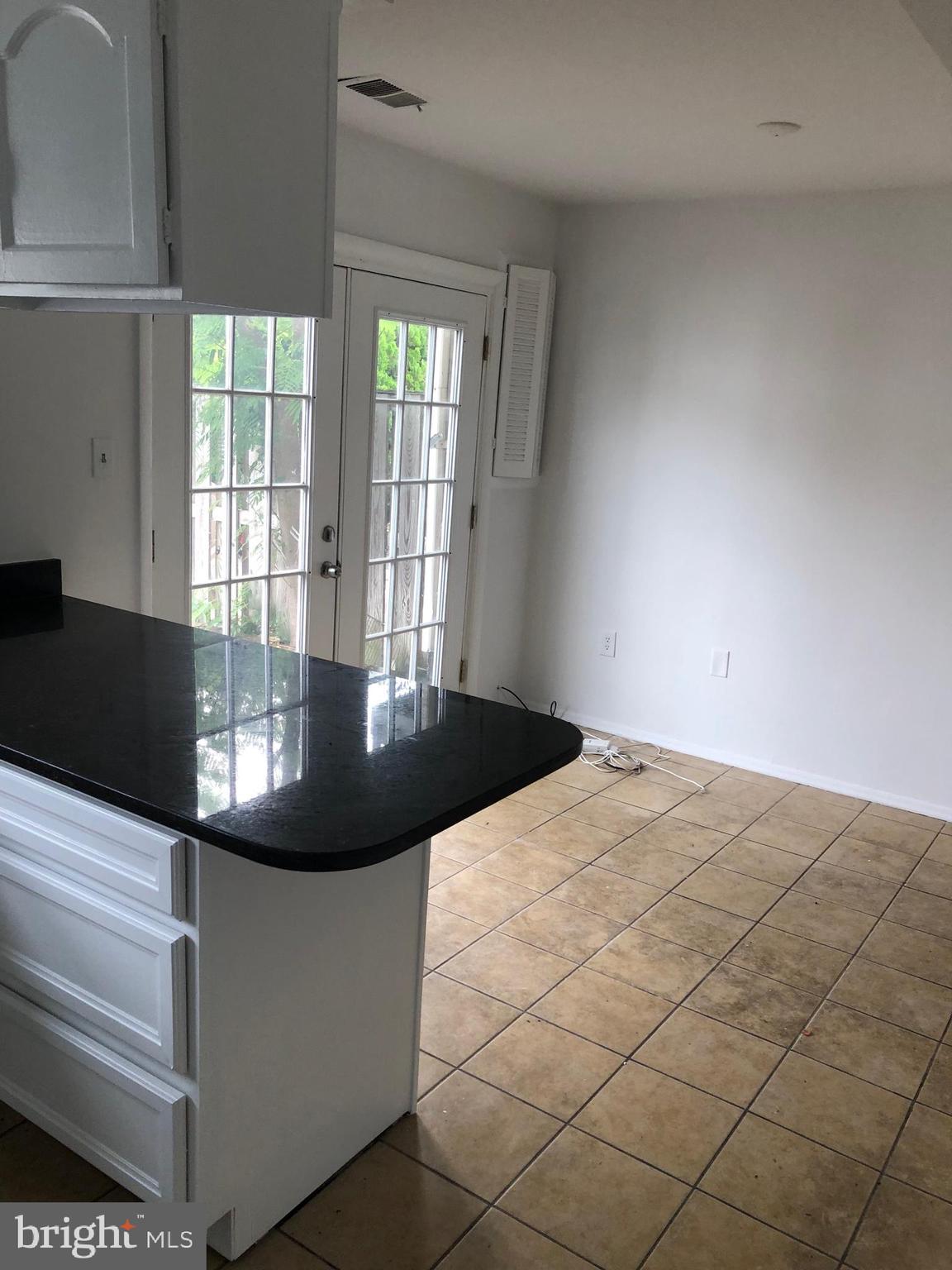 REFLECTION LAKE - Residential Lease