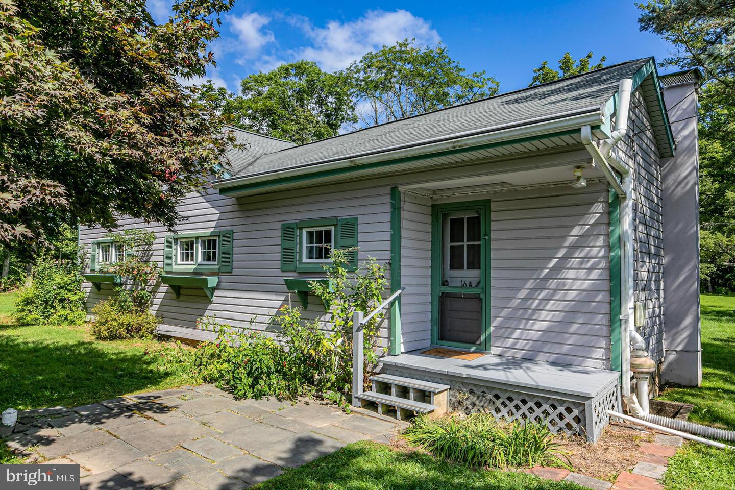 16A VAN KIRK ROAD