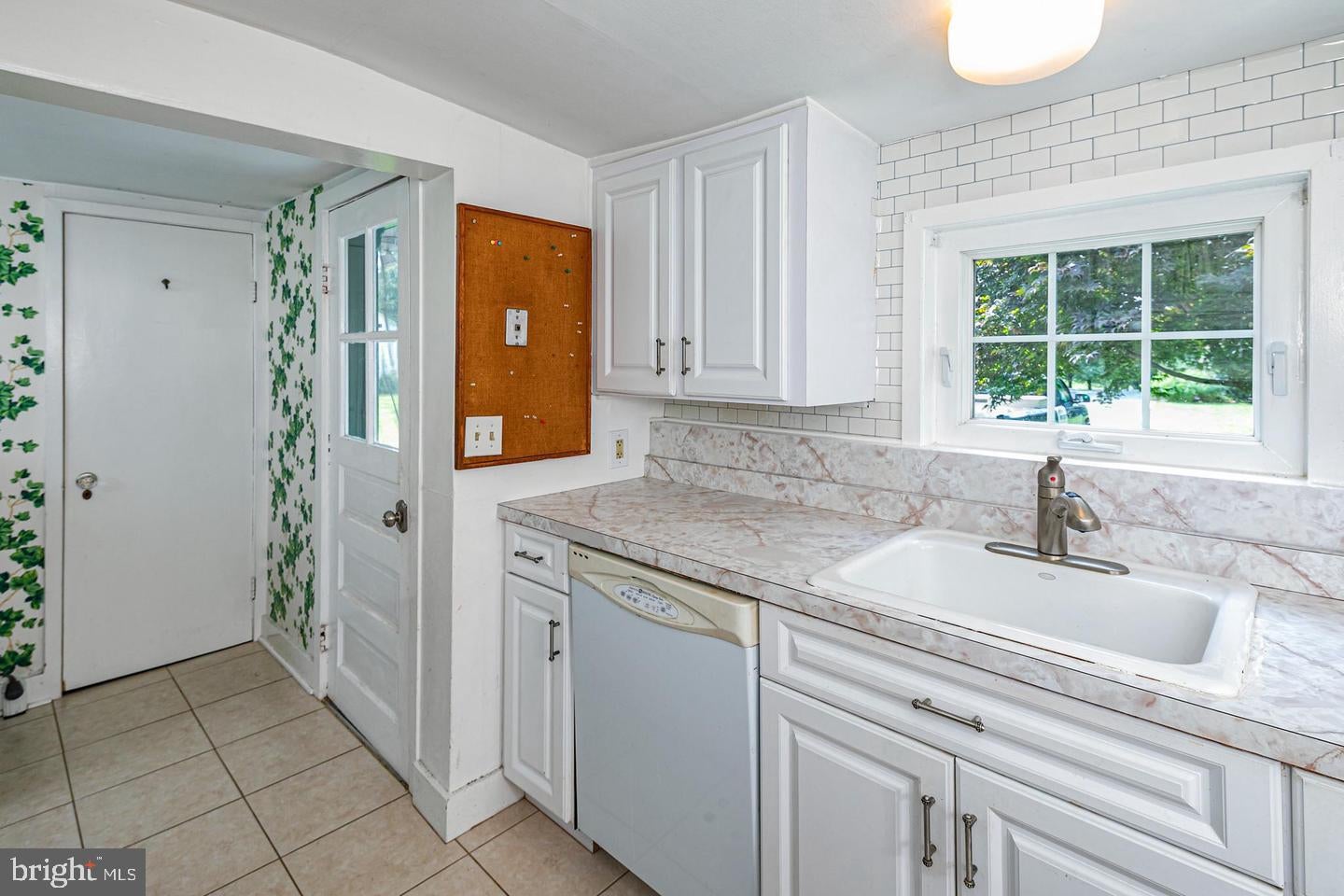 16A VAN KIRK ROAD