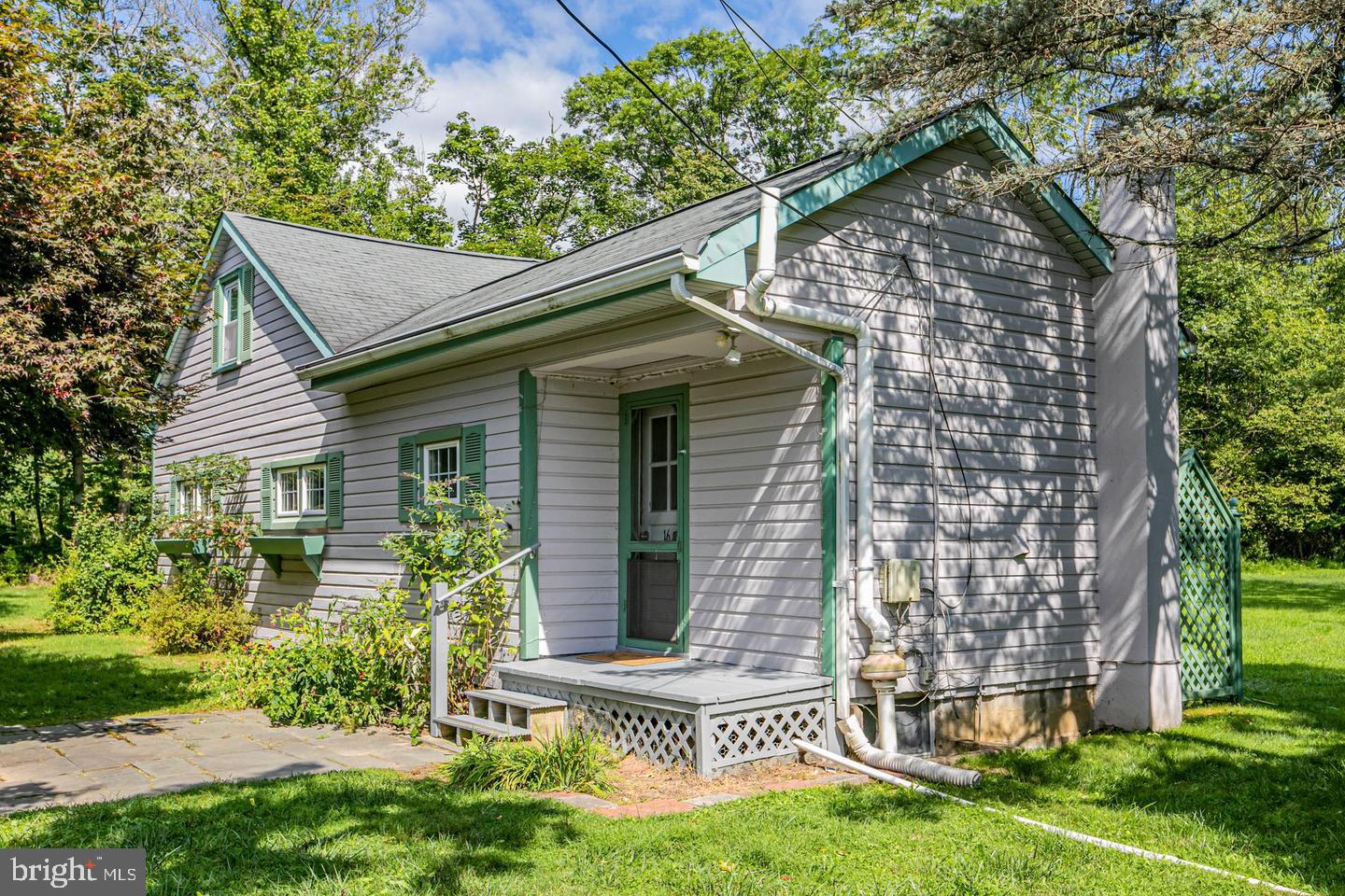 16A VAN KIRK ROAD