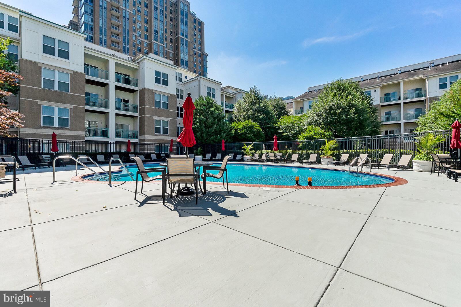 SAVOY AT RESTON TOWN CENTER - Residential Lease