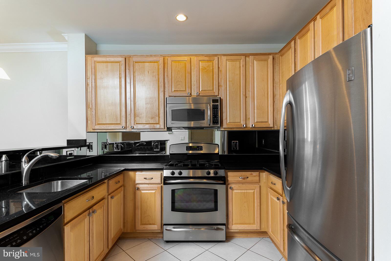 SAVOY AT RESTON TOWN CENTER - Residential Lease