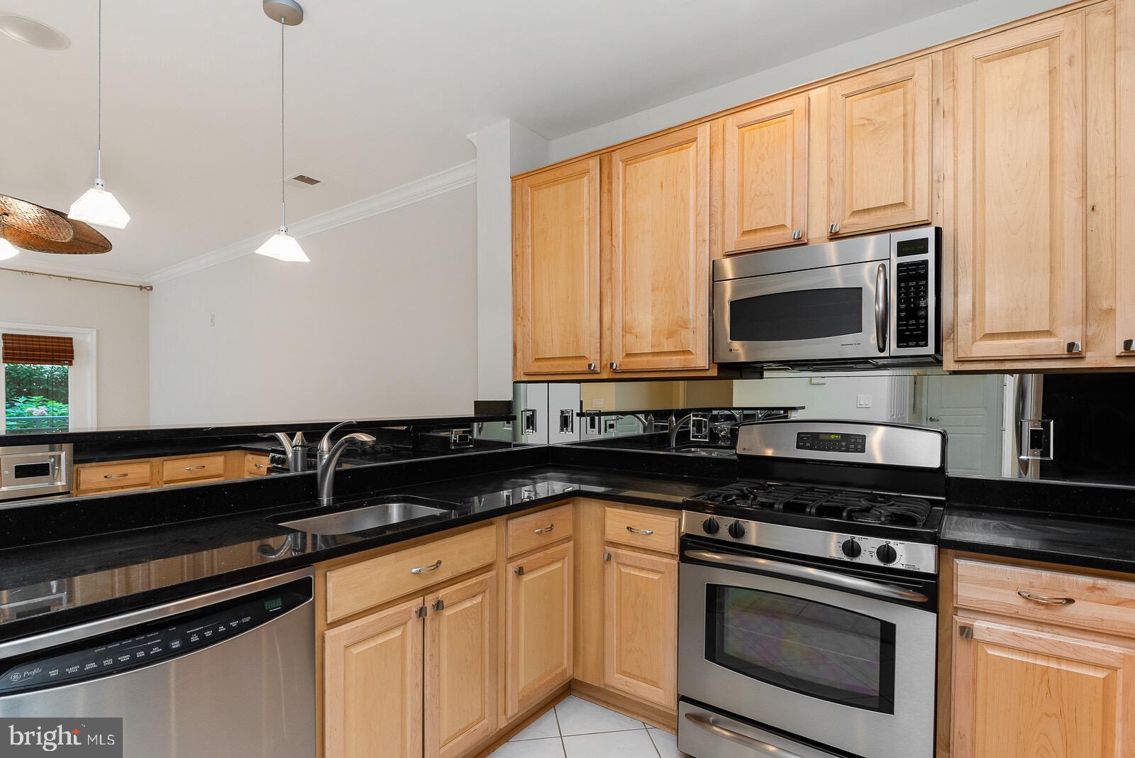 SAVOY AT RESTON TOWN CENTER - Residential Lease