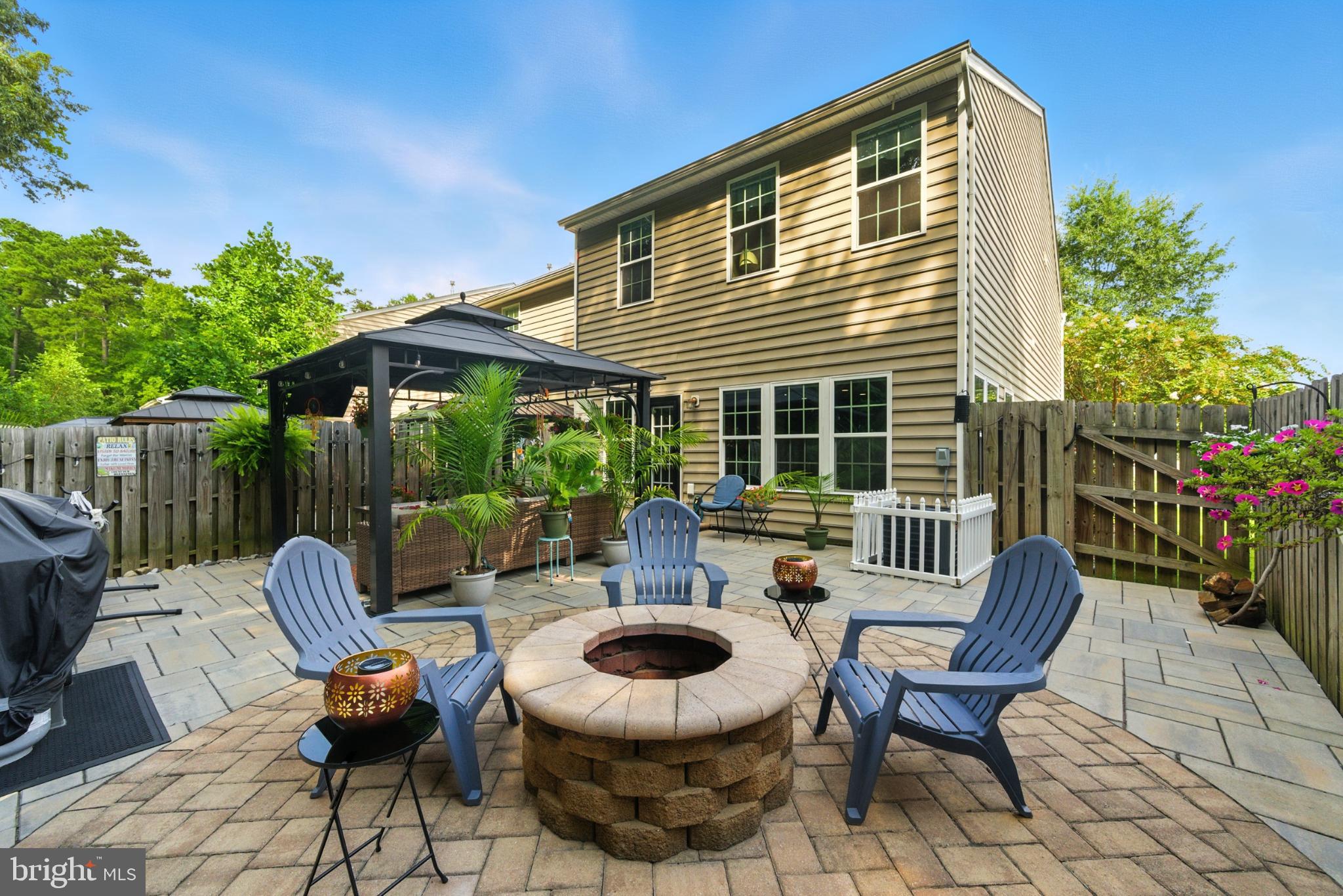 RIVERWALK TOWNES - Residential