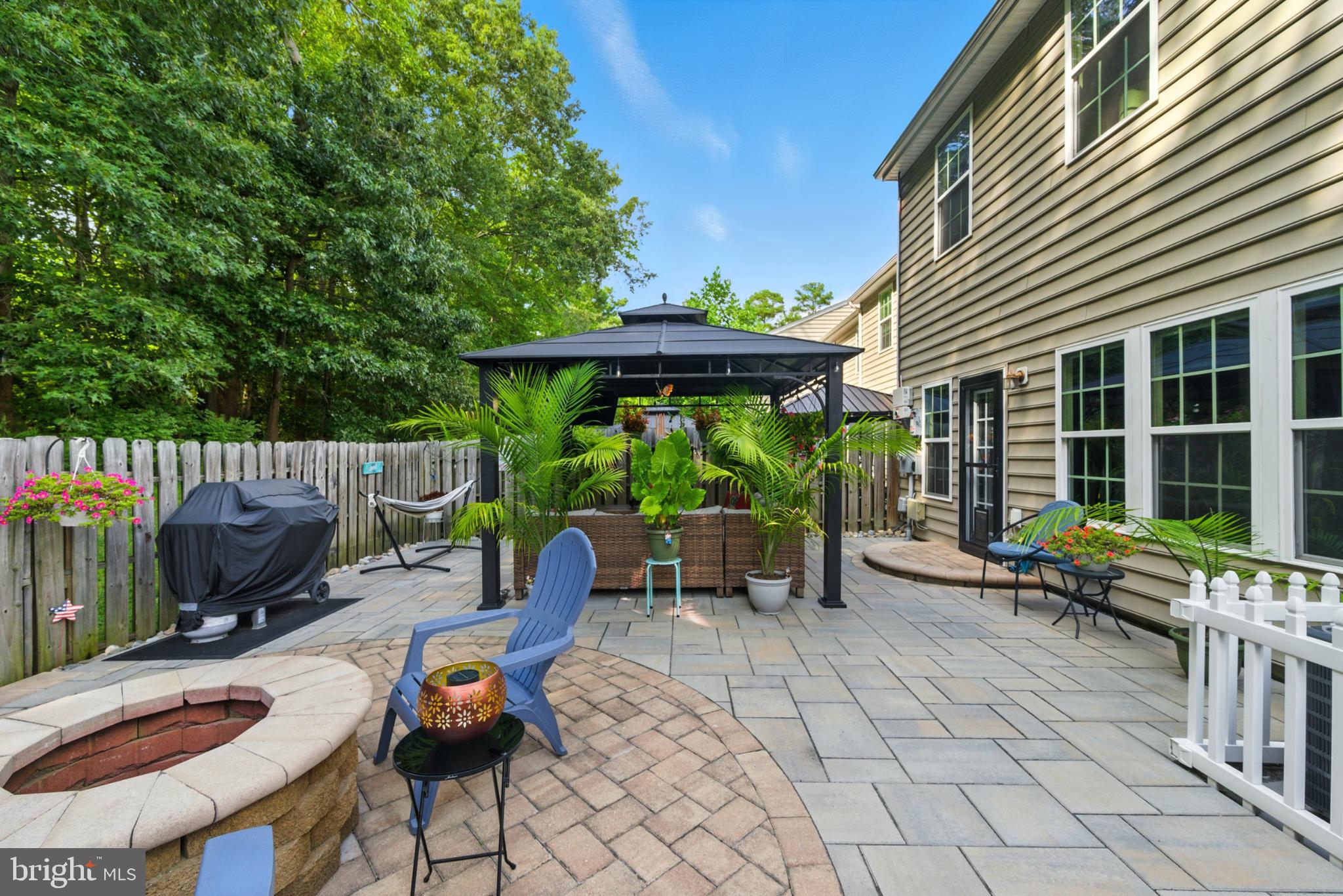 RIVERWALK TOWNES - Residential