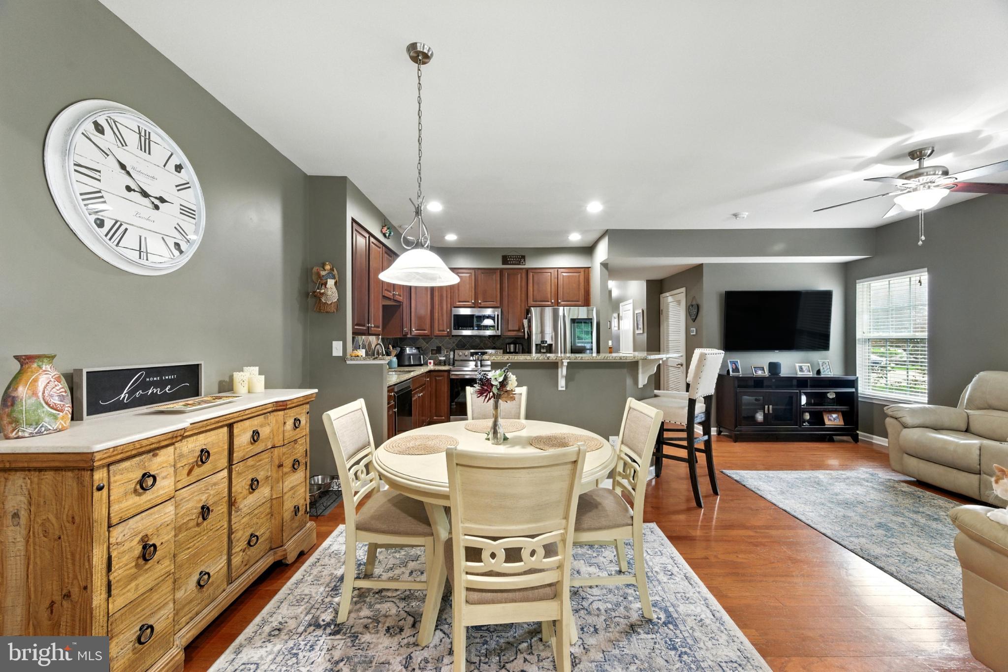 RIVERWALK TOWNES - Residential