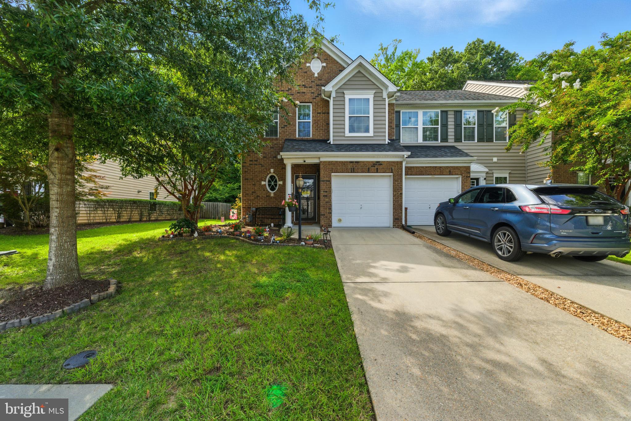 RIVERWALK TOWNES - Residential