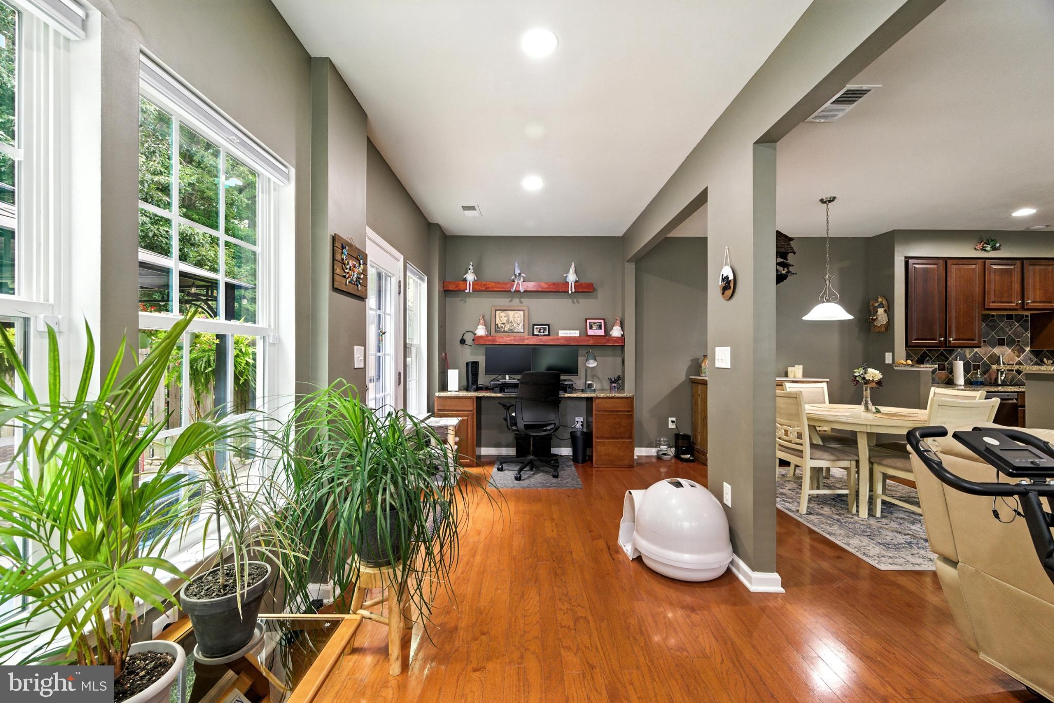 RIVERWALK TOWNES - Residential