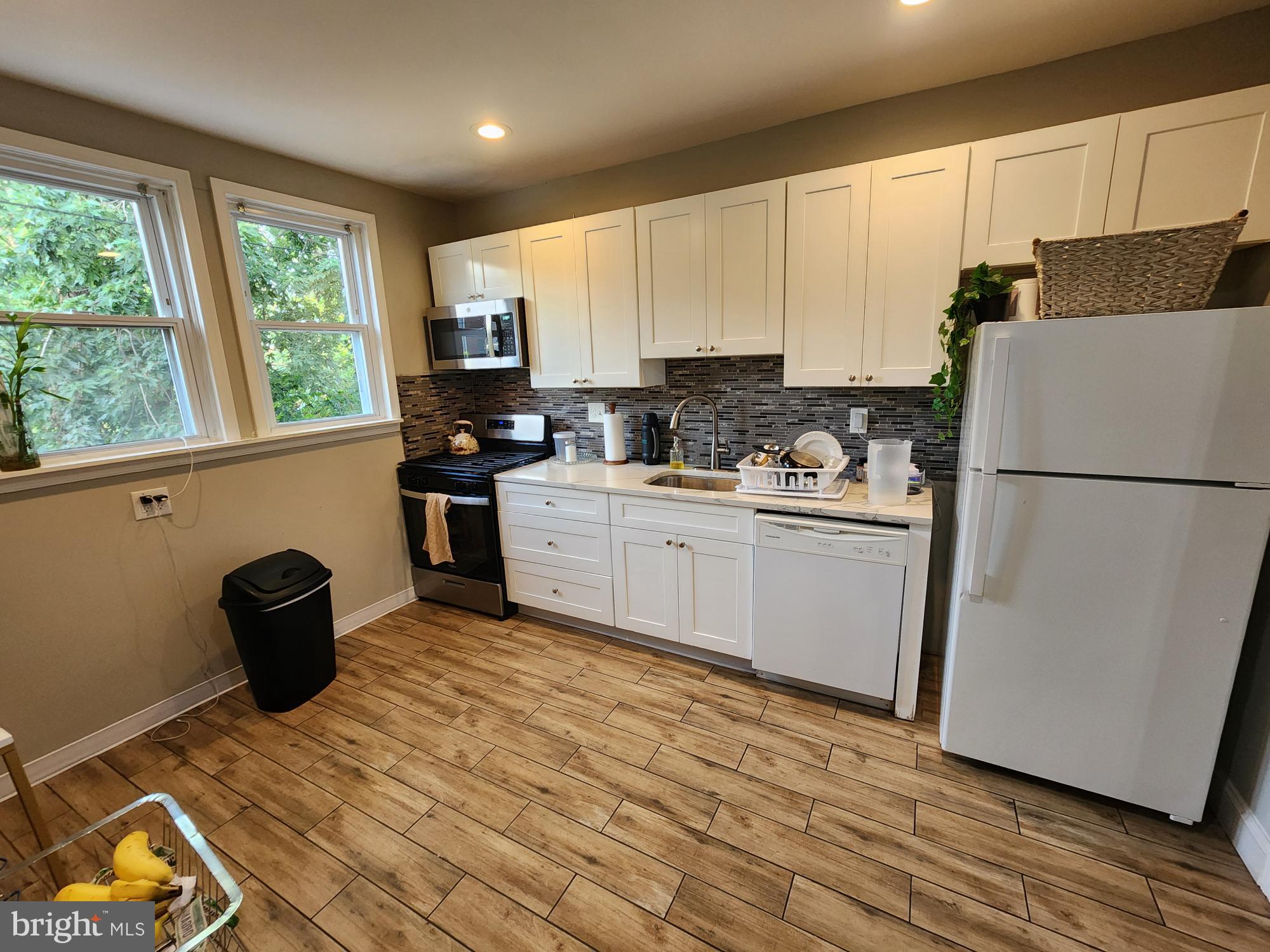 MAYFAIR (EAST) - Residential