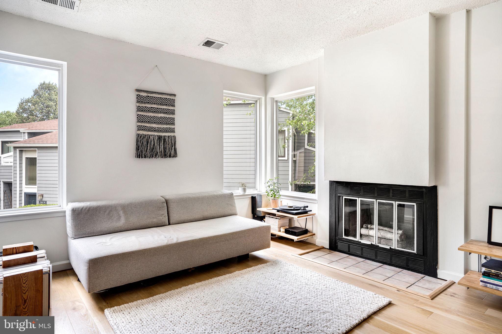 VILLA RIDGE CONDOMINIUMS - Residential