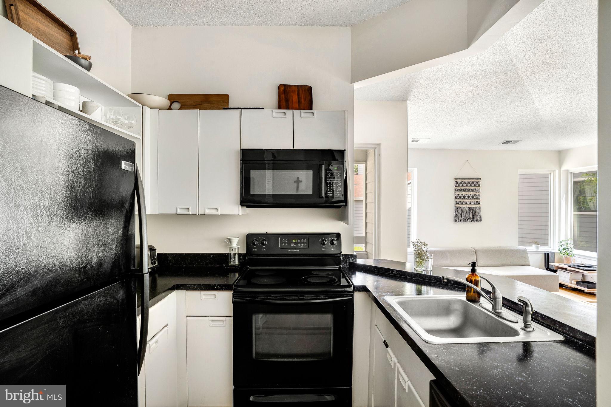 VILLA RIDGE CONDOMINIUMS - Residential