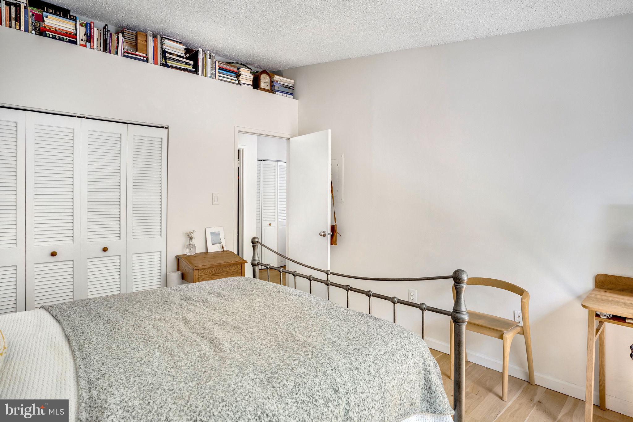 VILLA RIDGE CONDOMINIUMS - Residential