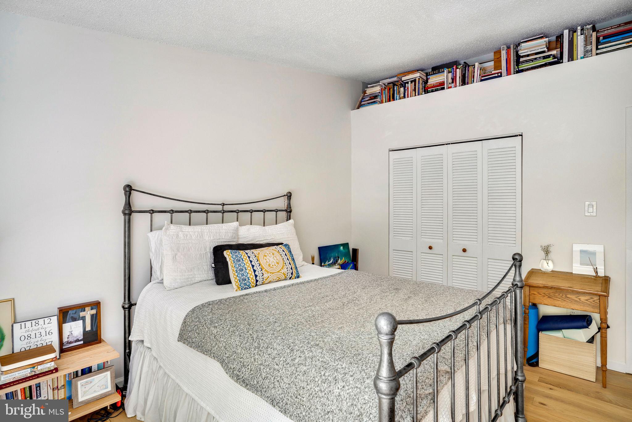 VILLA RIDGE CONDOMINIUMS - Residential