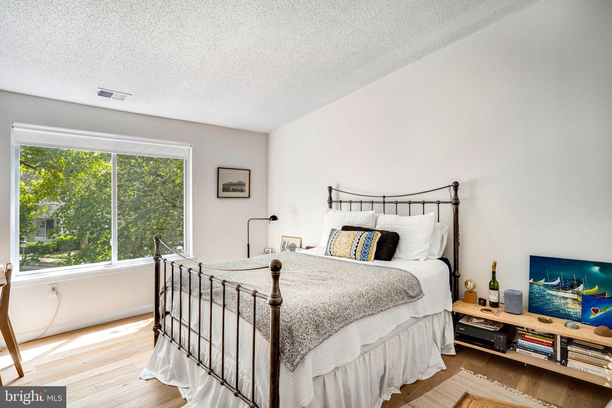 VILLA RIDGE CONDOMINIUMS - Residential