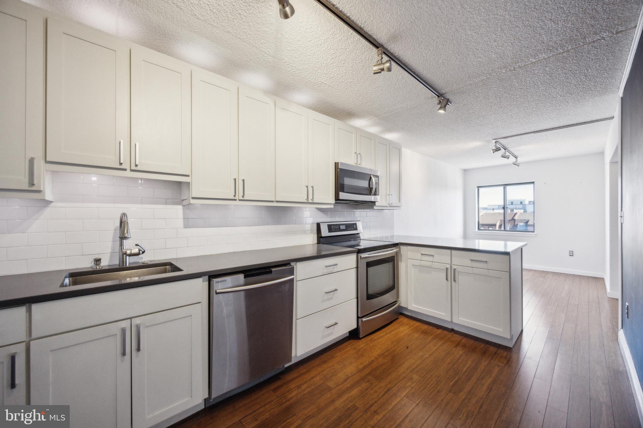 ABBOTTS SQUARE - Residential