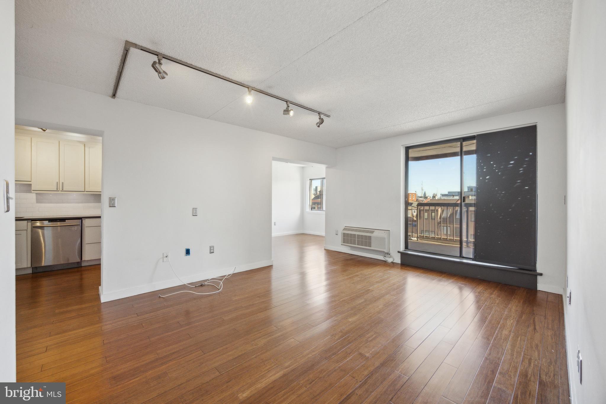 ABBOTTS SQUARE - Residential