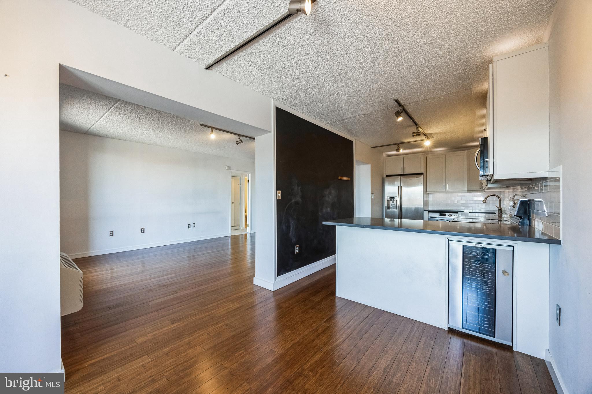 ABBOTTS SQUARE - Residential