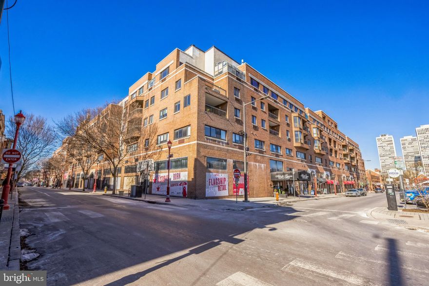 Welcome to this stylish condo in Society Hill's desirable Abbotts Square building. This large 1 bedroom 1.5bath condo has the perfect layout. Just steps off the 5ht floor elevator, enter into the living room w/ hardwood floors and sliding glass doors leading to a spacious deck. Off the living room is a half bath & large coat closet. The kitchen is gorgeous with all modern  cabinetry, quartzcountertops, upper/lower cabinet lighting, Samsung appliances, & an LG ventless washer/dryer. Nice size dining area also features counter seating & built-in wine refrigerator. The bedroom is large and has floor to ceiling windows, new carpeting, updated master bathroom, walk in closet, hall closet, & linen closet- all with shelving systems! Eastern exposure allows for great city & bridge views. This building is cat friendly and also features 24/7 front desk, 24/7 on site maintenance, on site parking at additional fee, & gym. Close to I 95 and right on Headhouse Square.