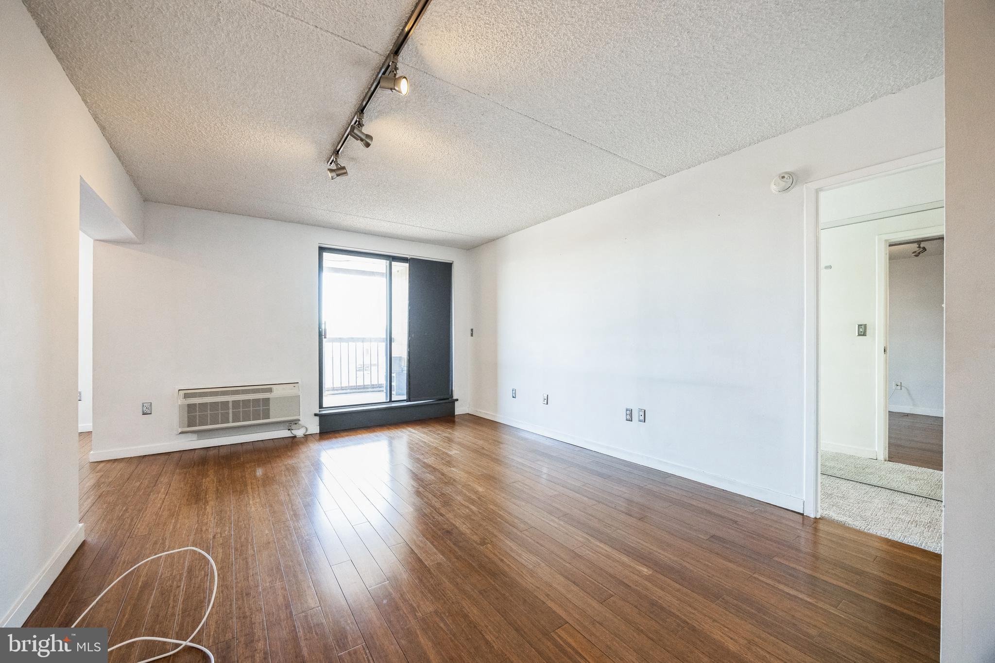 ABBOTTS SQUARE - Residential