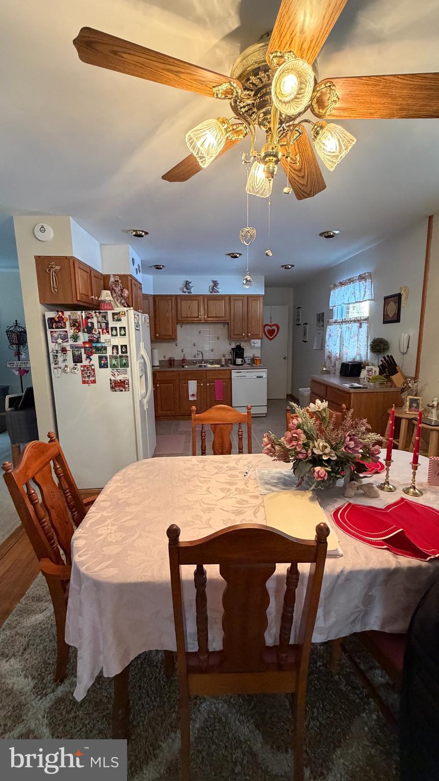 WARRLINDA VILLAGE - Residential