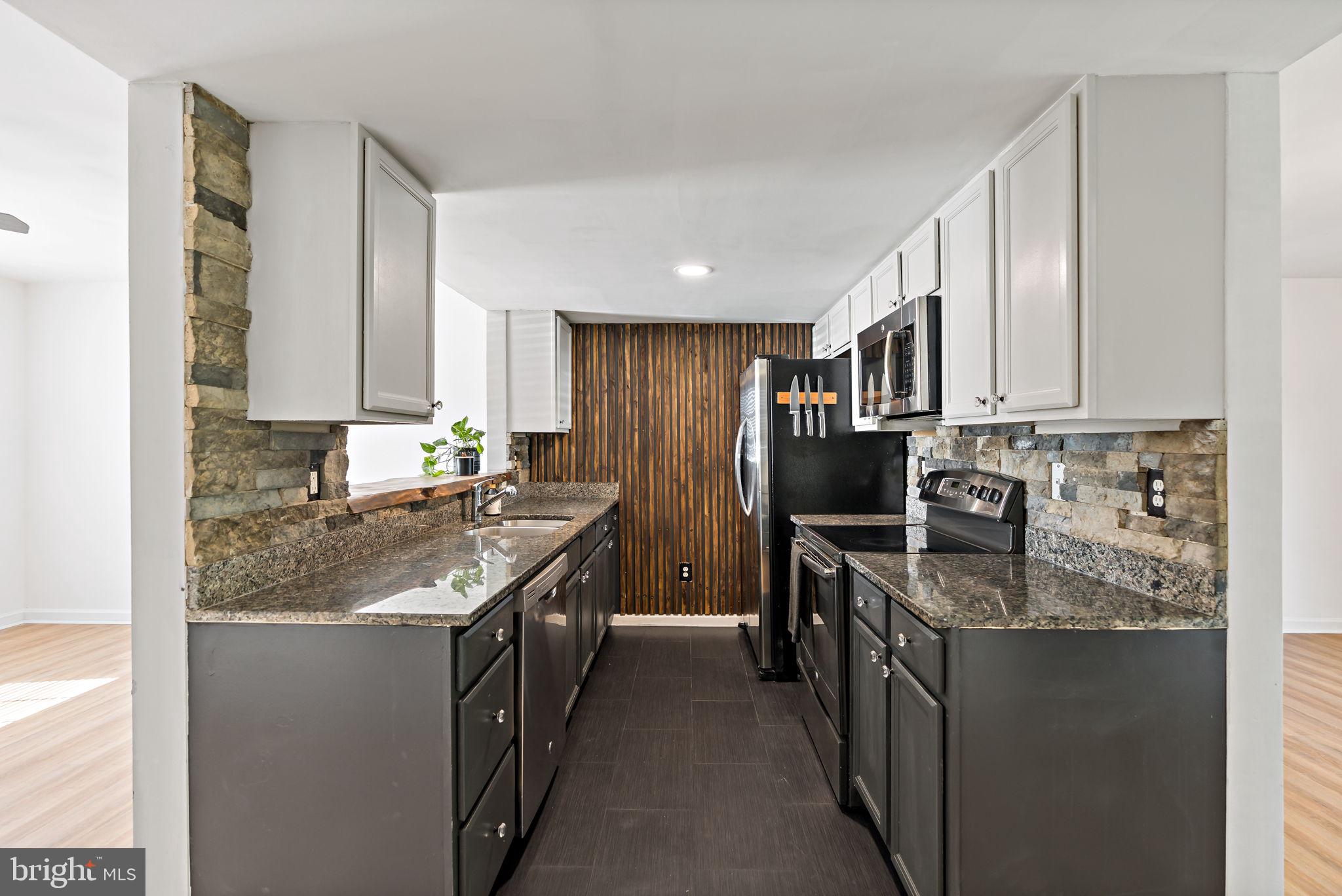 396 DOROTHY COURT
