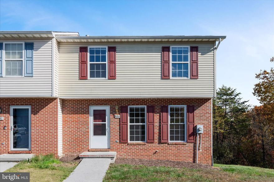 Beautiful end-unit townhouse backing to trees in Carlisle Heights! Freshly painted throughout with brand new carpet, this home offers a bright and inviting main level with an open kitchen and dining area leading to a private deck overlooking the woods. Upstairs you’ll find three spacious bedrooms, including a primary suite with a full bath. The unfinished walk-out basement provides plenty of storage space and easy access to the backyard. Conveniently located near I-81, Route 7, shopping, and dining. Pets considered on a case-by-case basis with an additional deposit and/or pet rent.**See documents for rental application instructions**