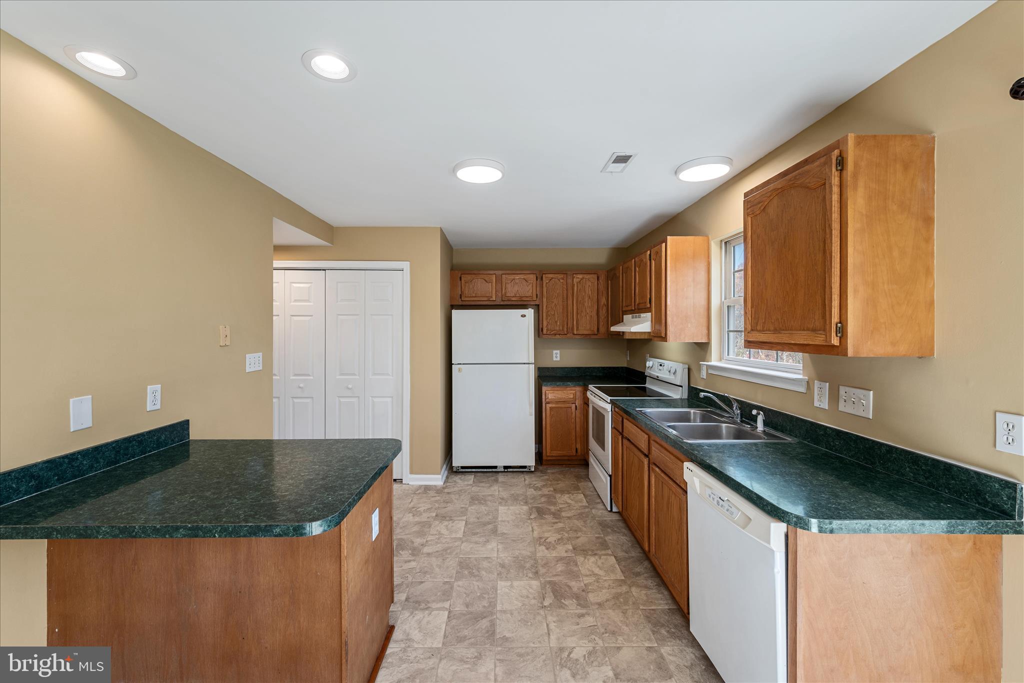 CARLISLE HEIGHTS - Residential Lease