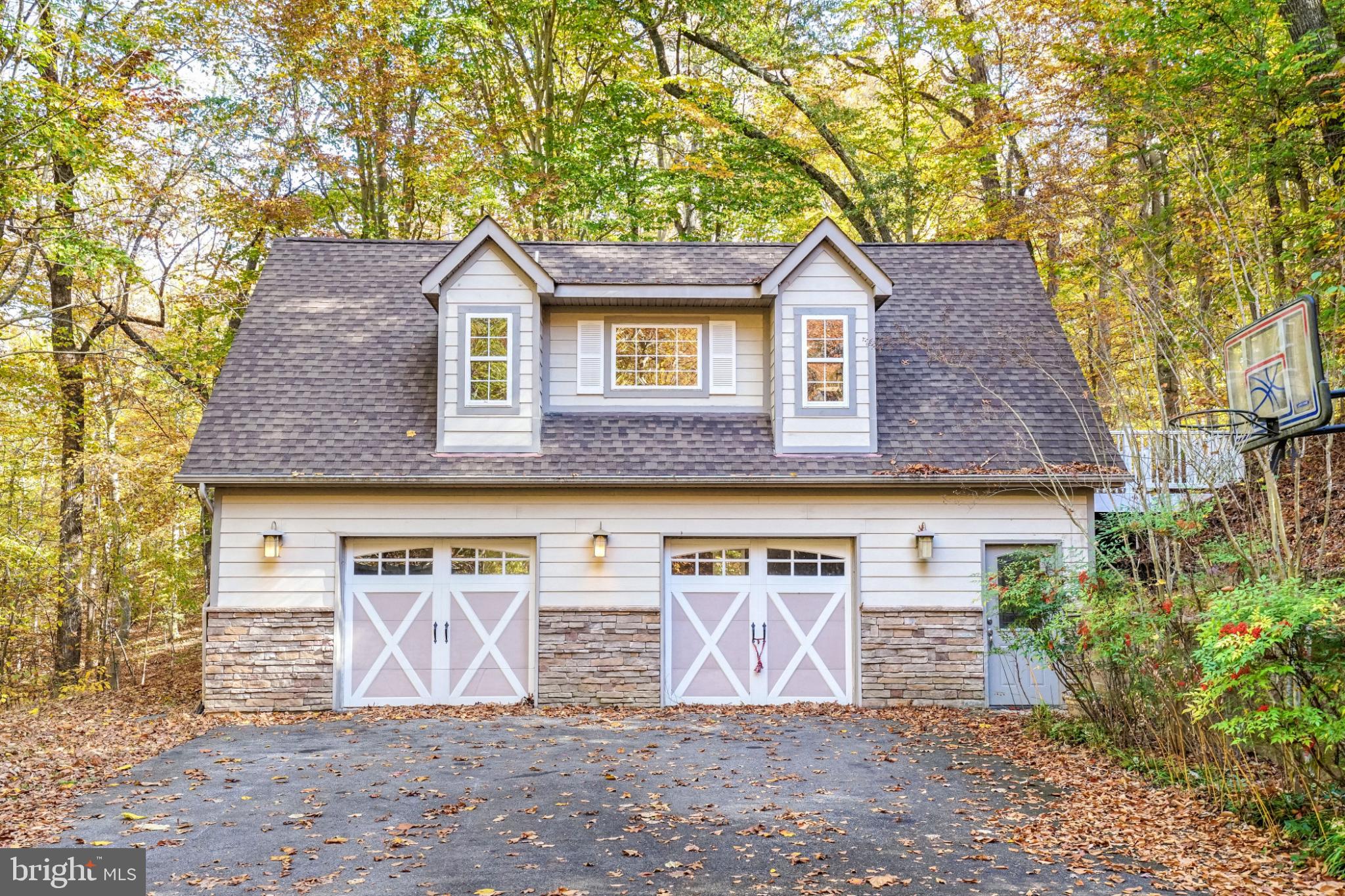 TOBACCO ROAD - Residential