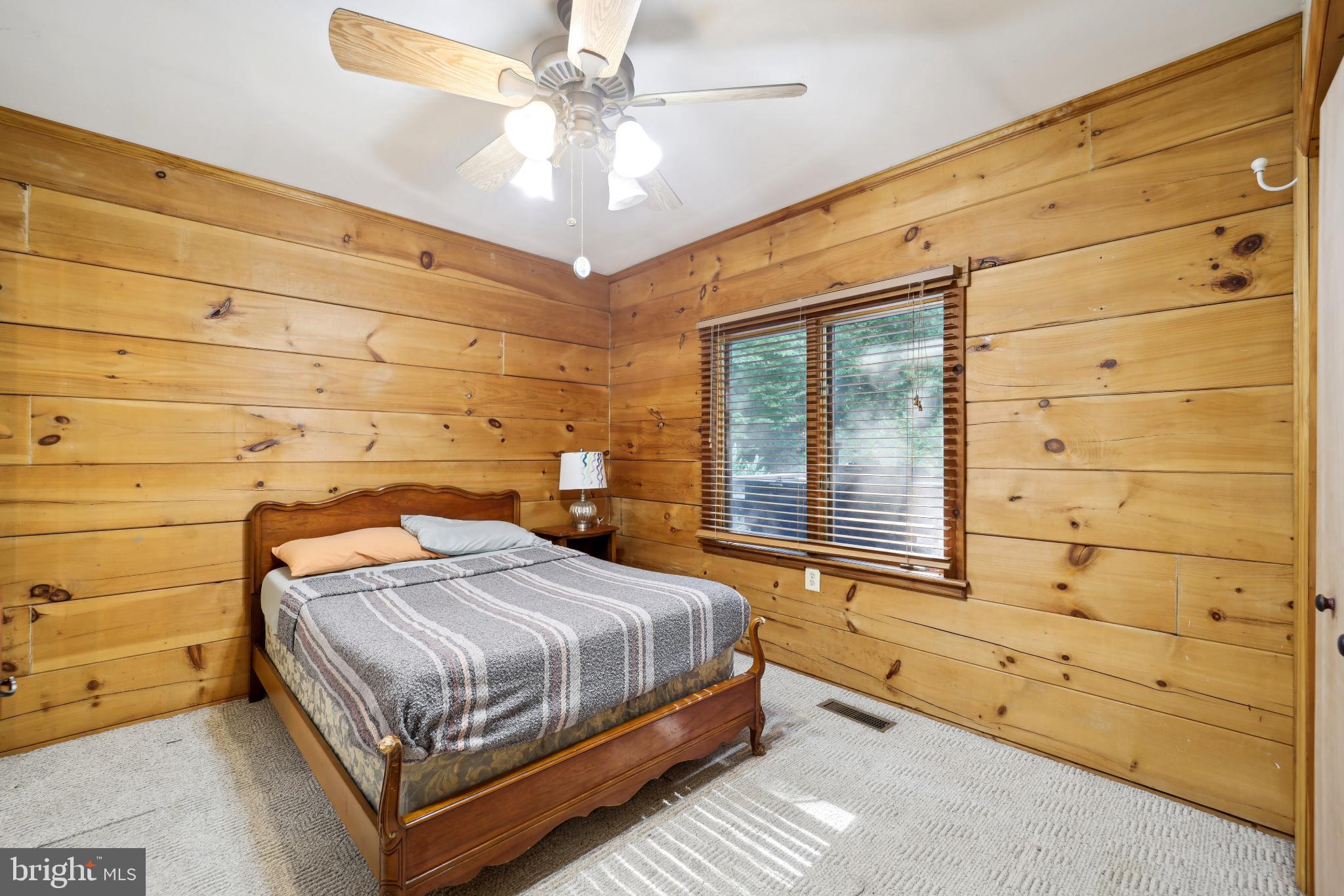 TOBACCO ROAD - Residential