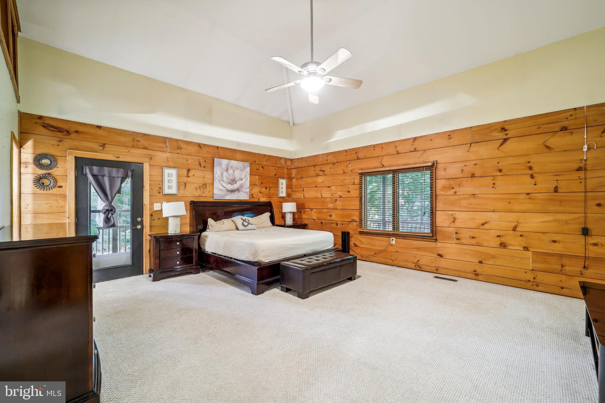 TOBACCO ROAD - Residential