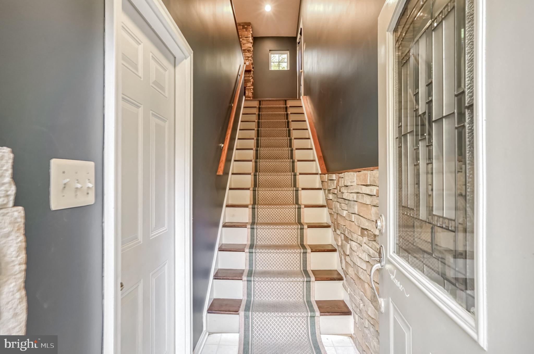 TOBACCO ROAD - Residential