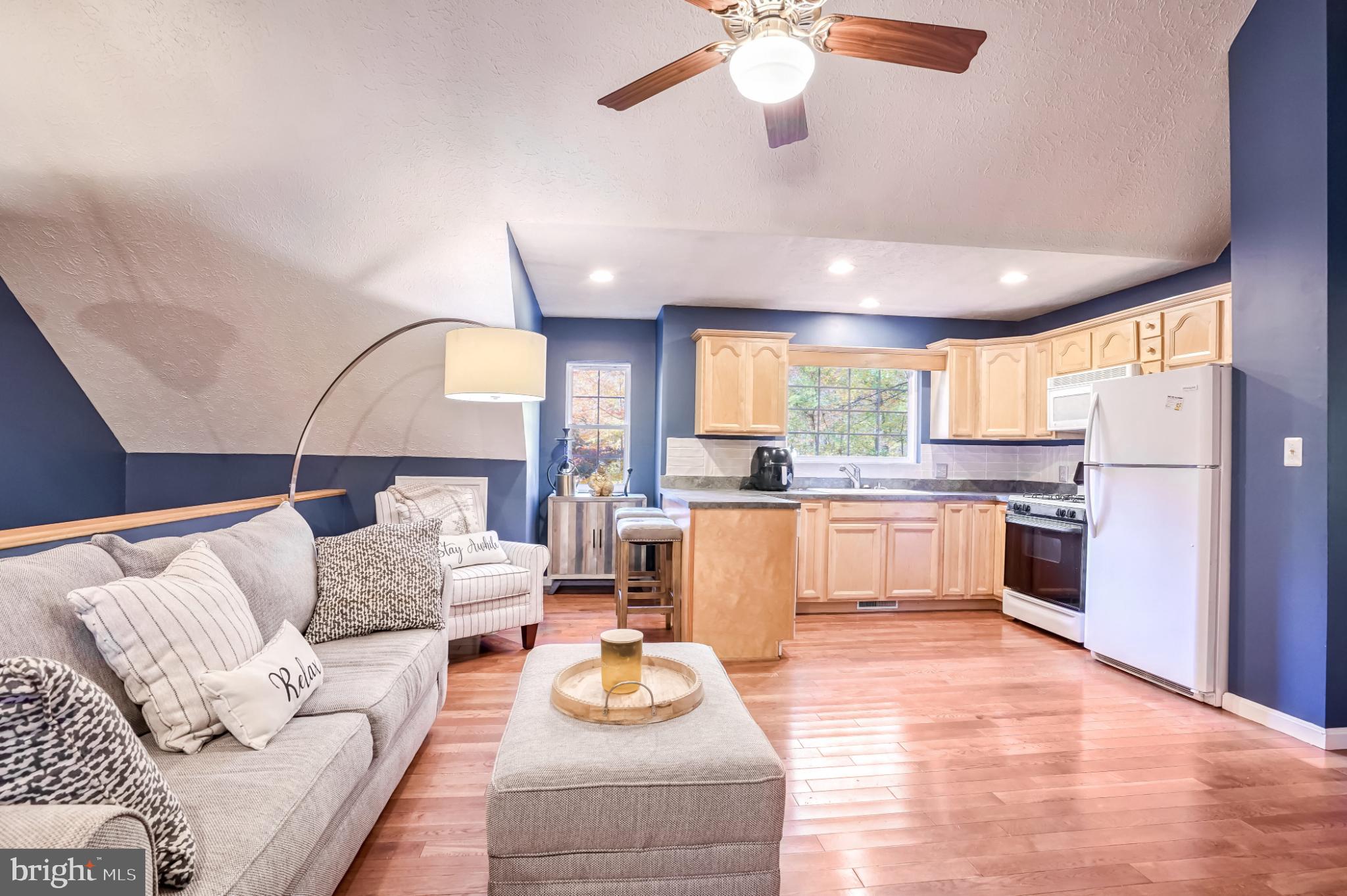 TOBACCO ROAD - Residential