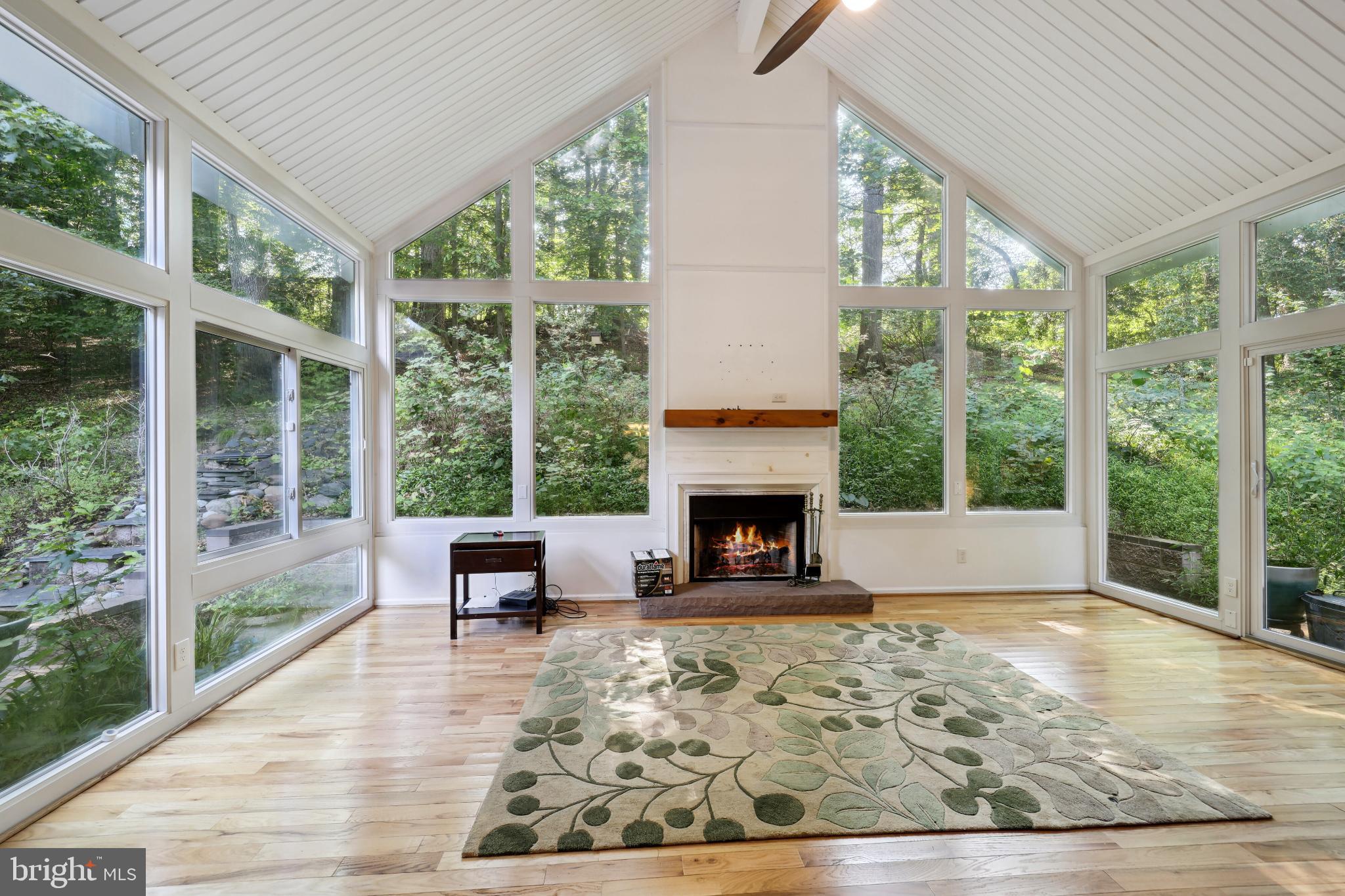 TOBACCO ROAD - Residential