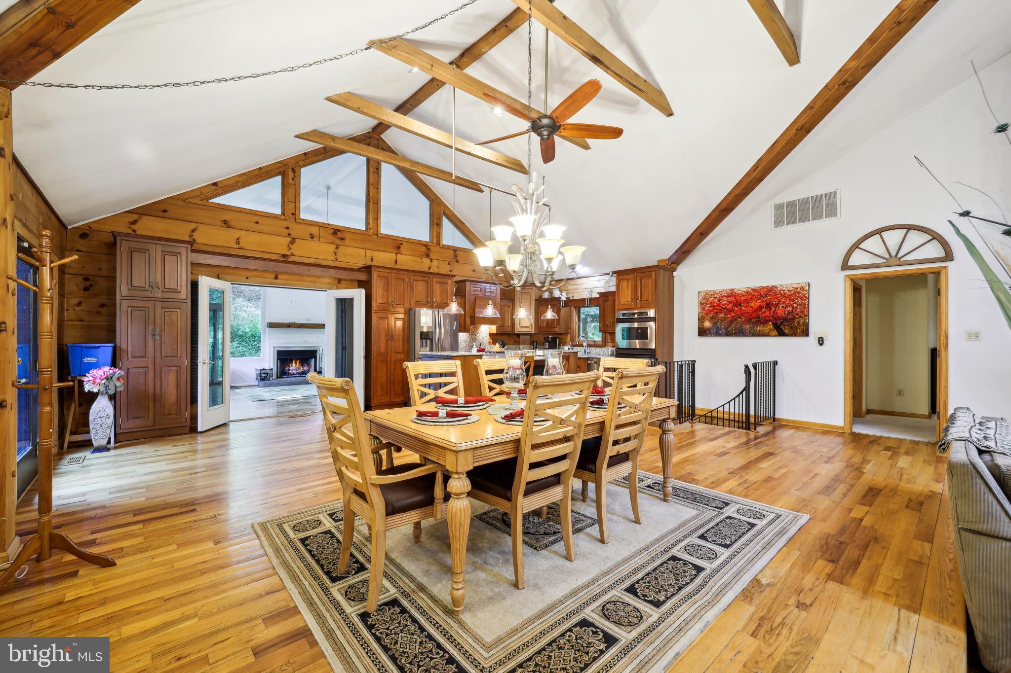 TOBACCO ROAD - Residential