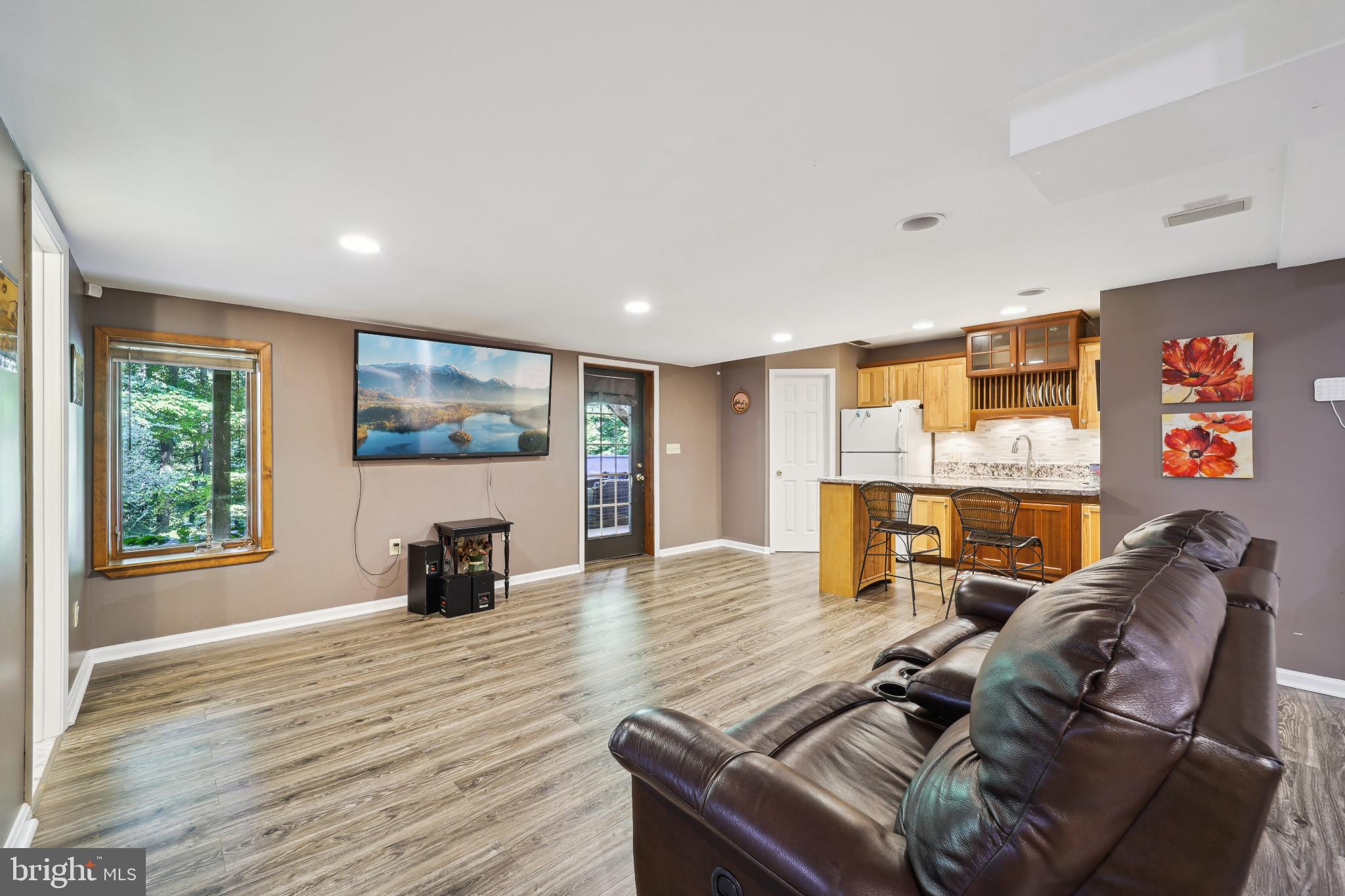 TOBACCO ROAD - Residential