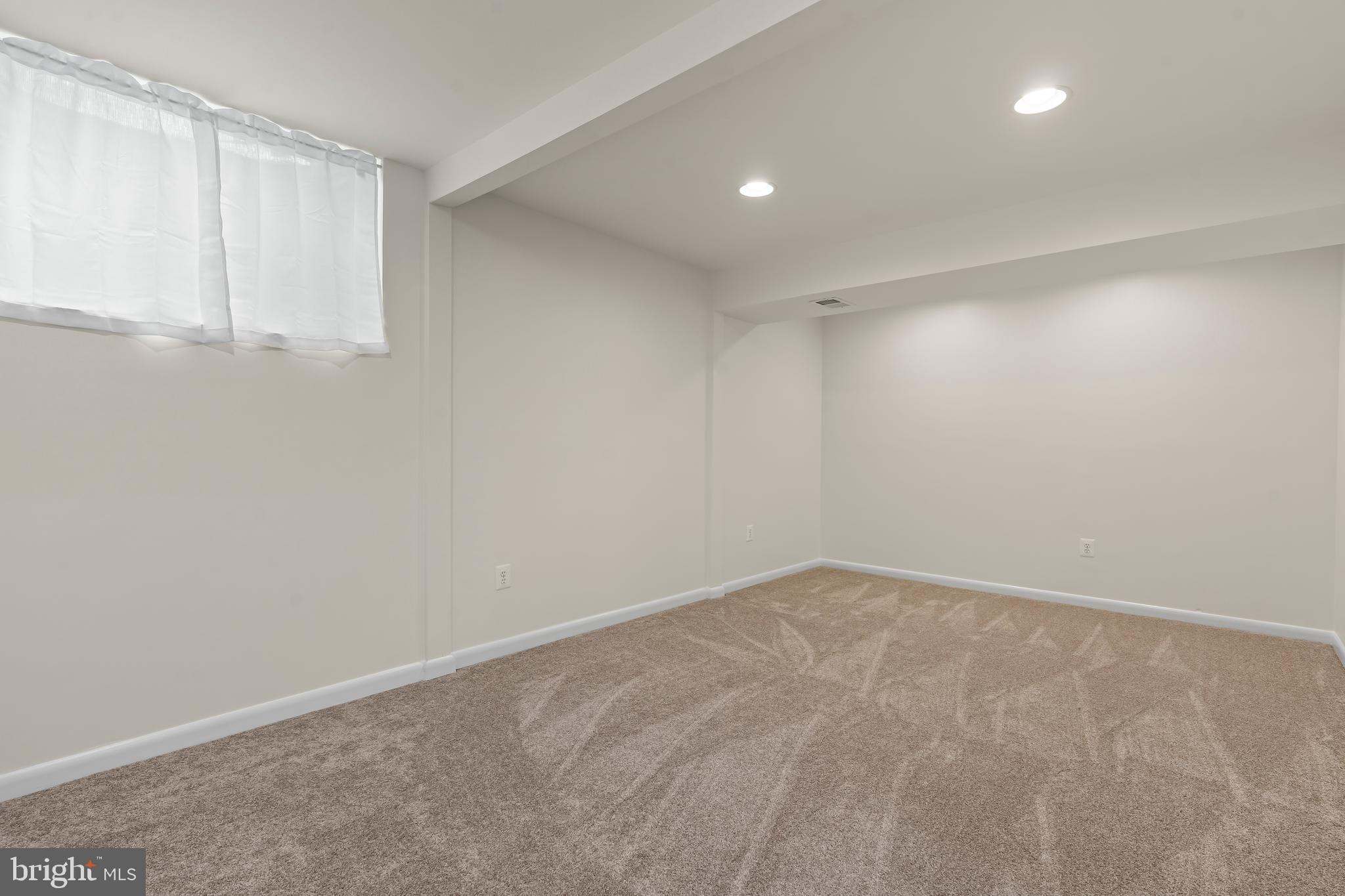 WILLOWCREST - Residential