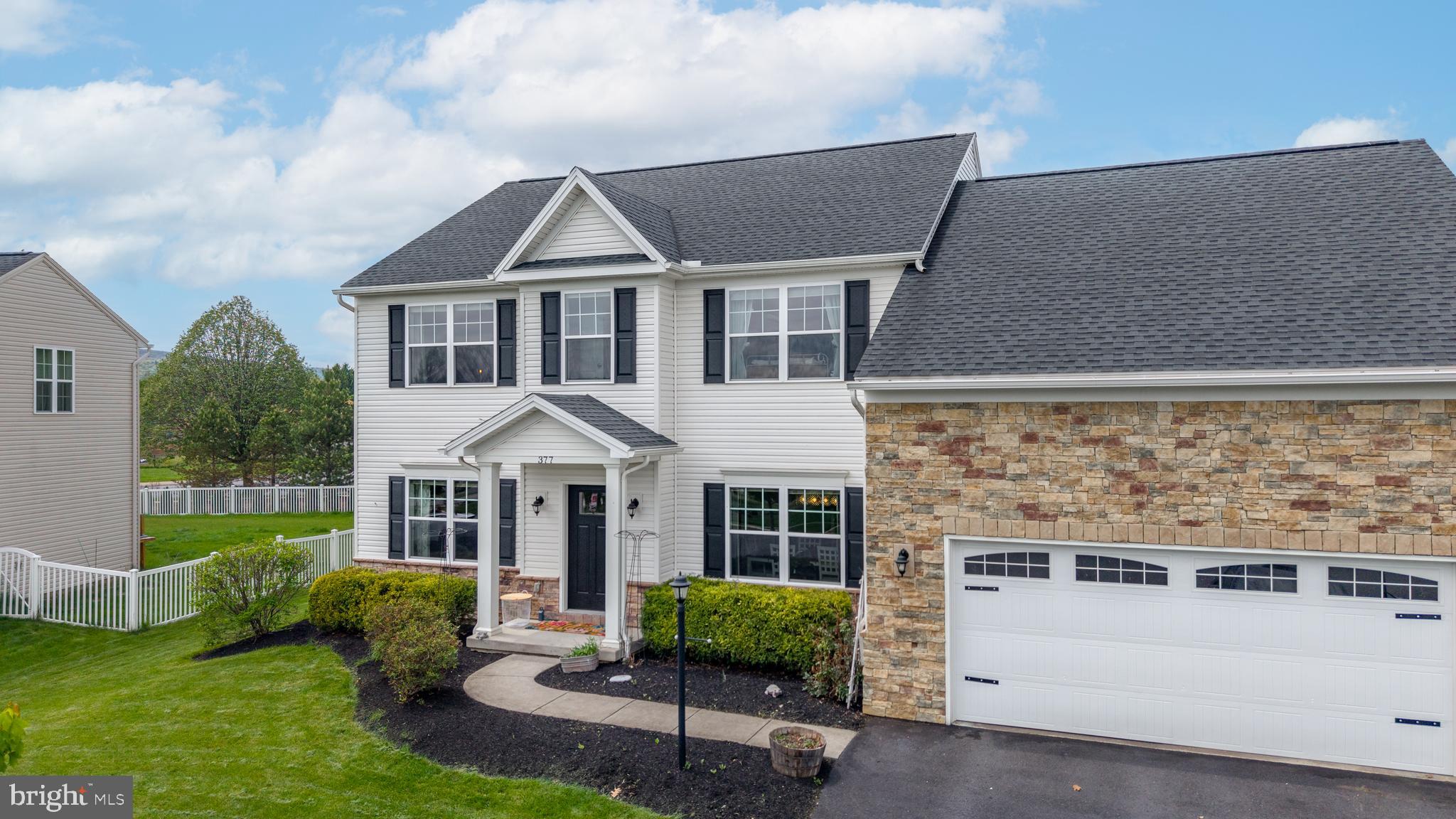 FIELDSTONE - Residential