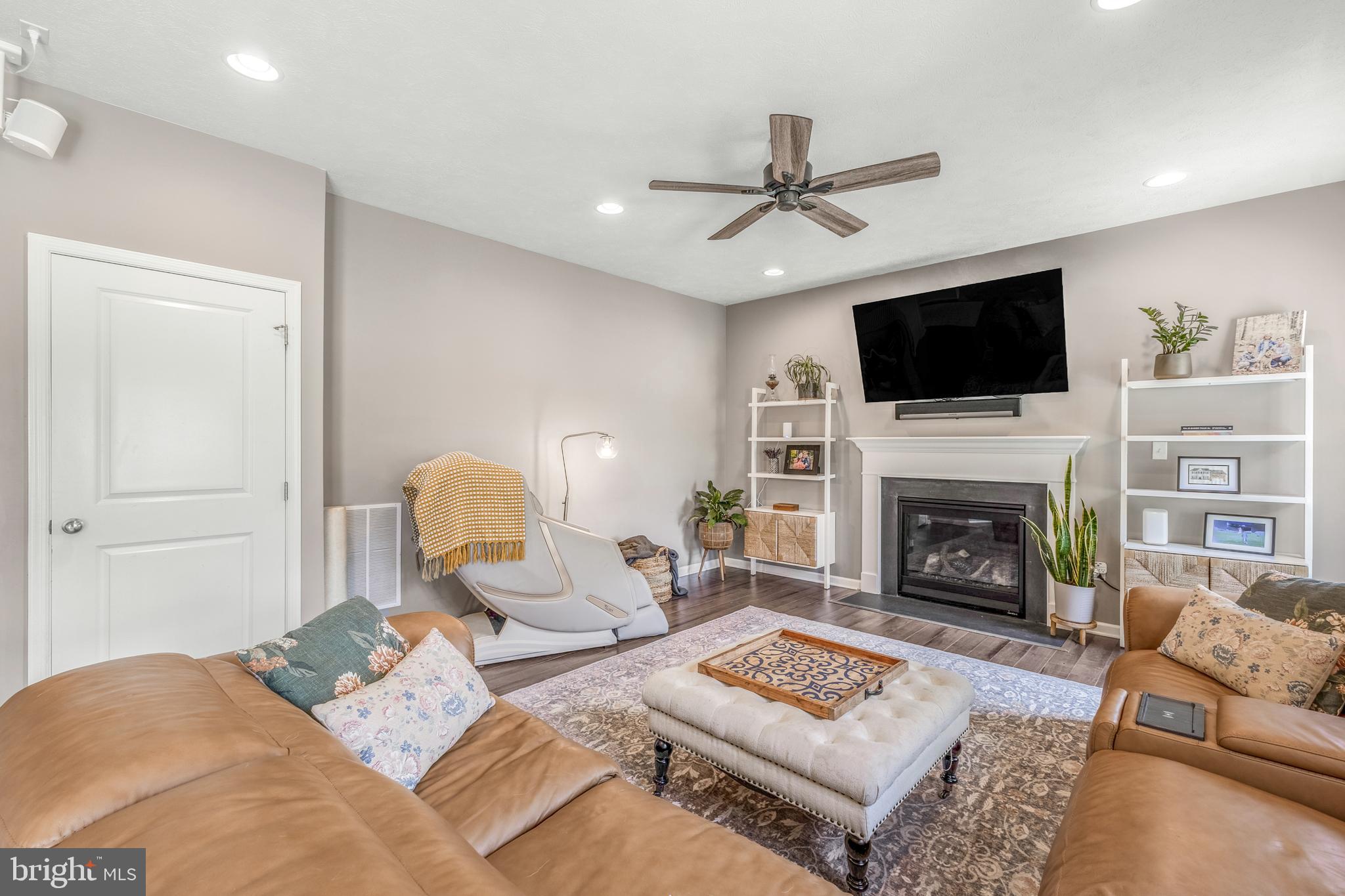 FIELDSTONE - Residential