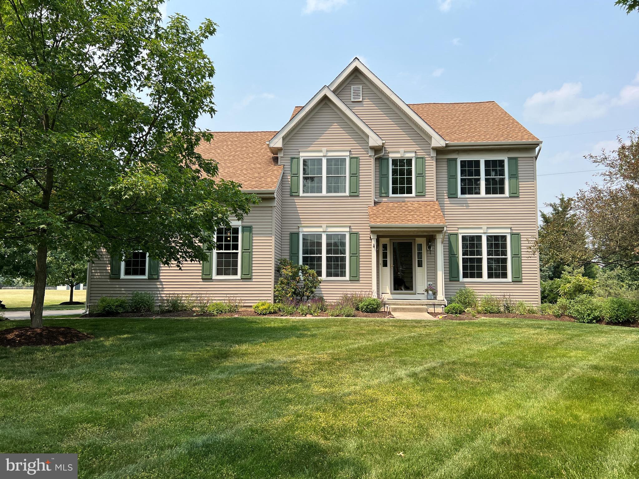 NEWTOWN RIDGE ESTS - Residential