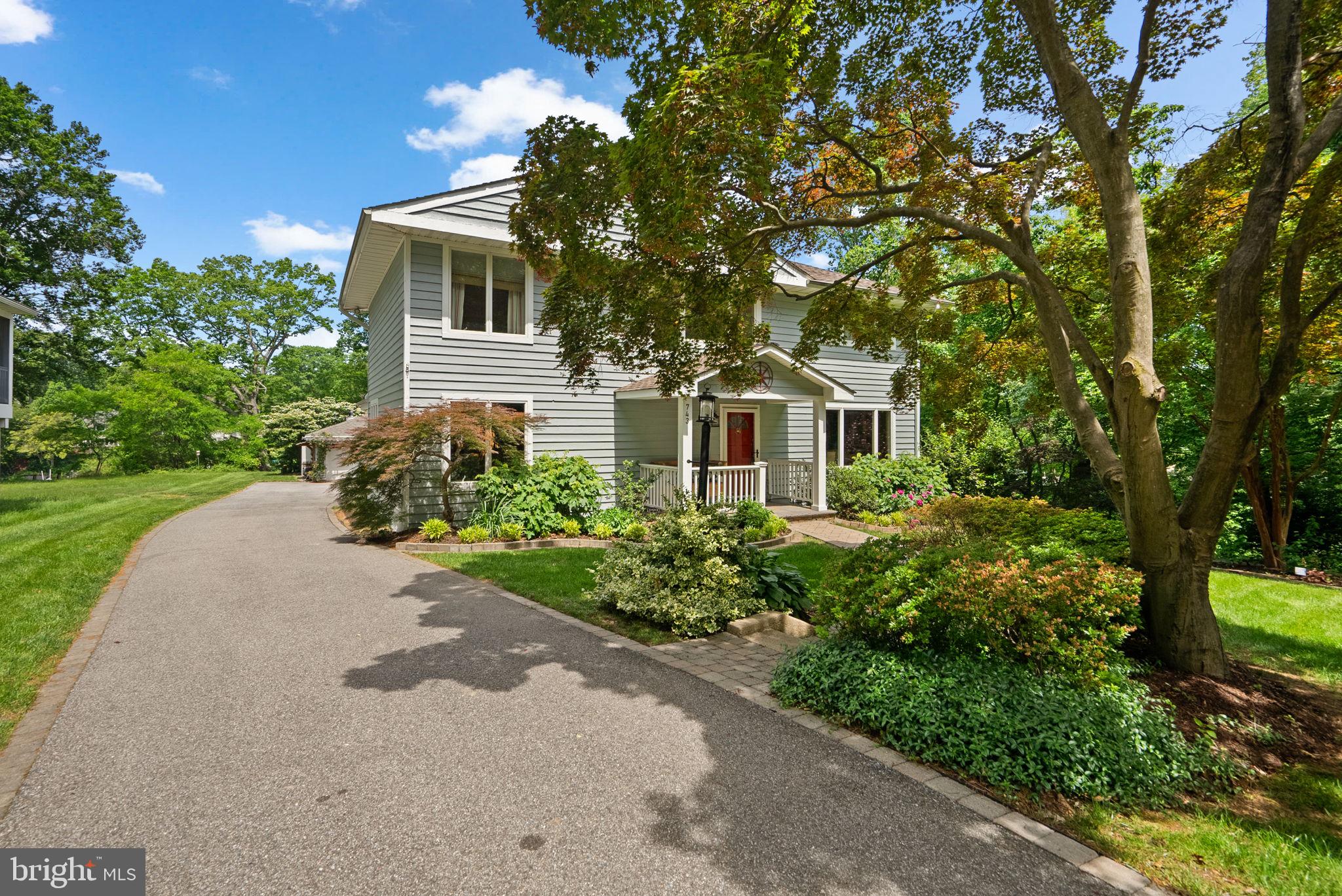 743 ROLLING VIEW DRIVE