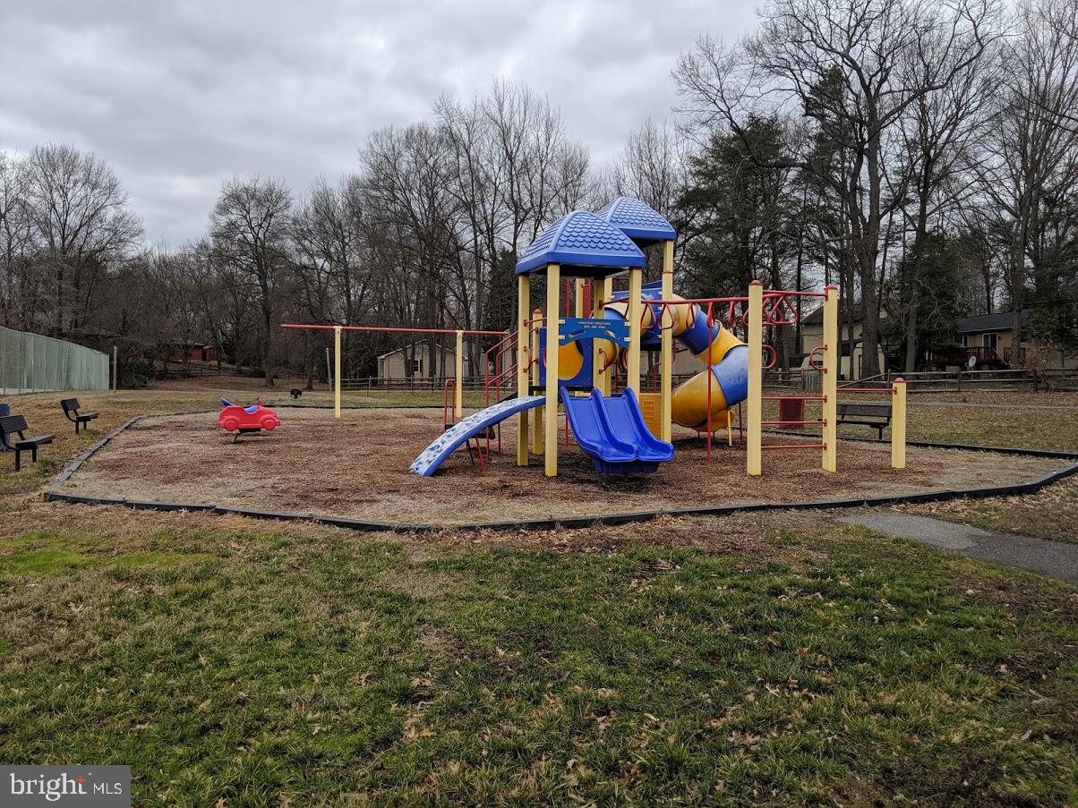 HUNTINGTON NEIGHBORHOOD - Residential Lease