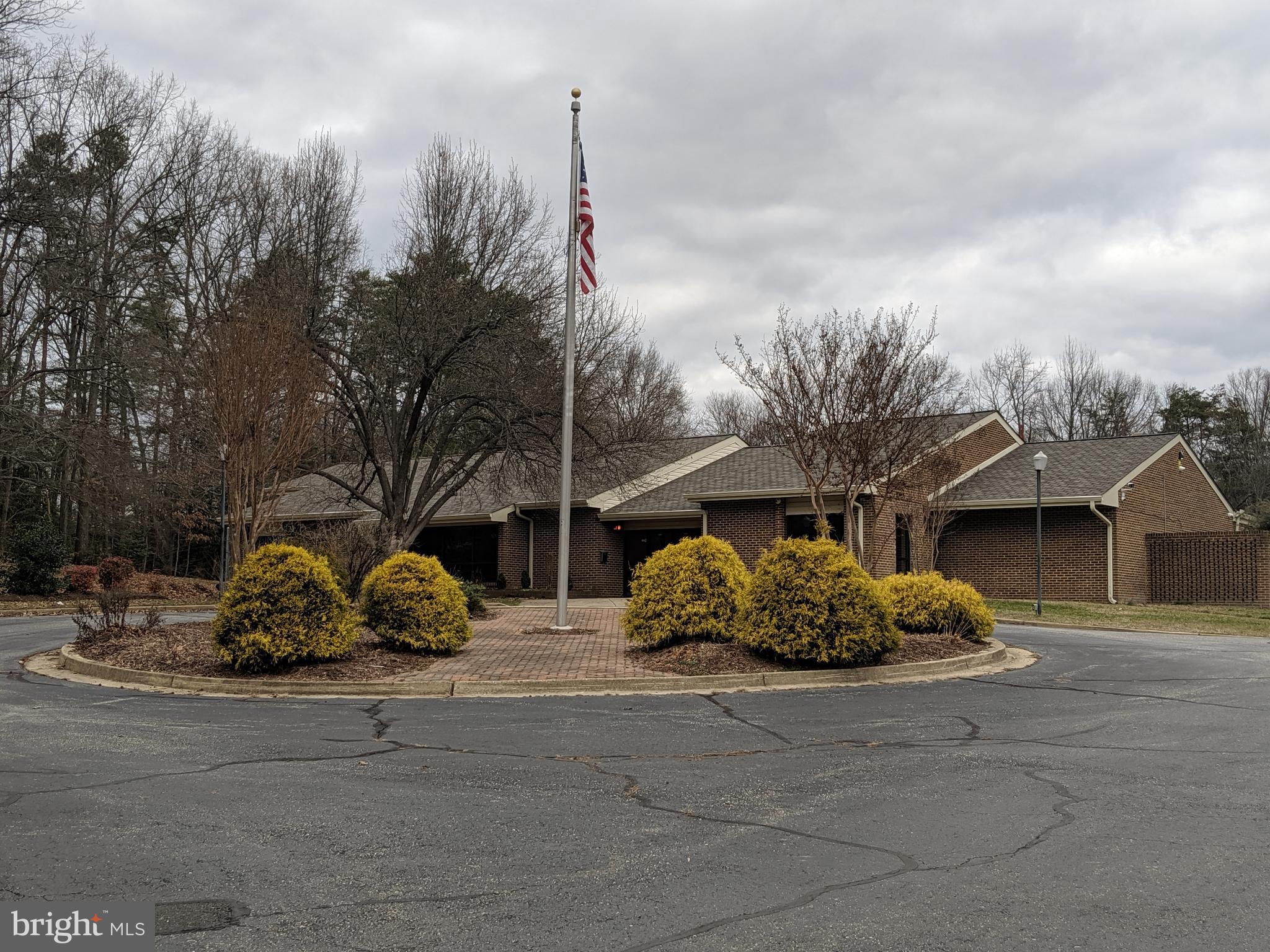 HUNTINGTON NEIGHBORHOOD - Residential Lease