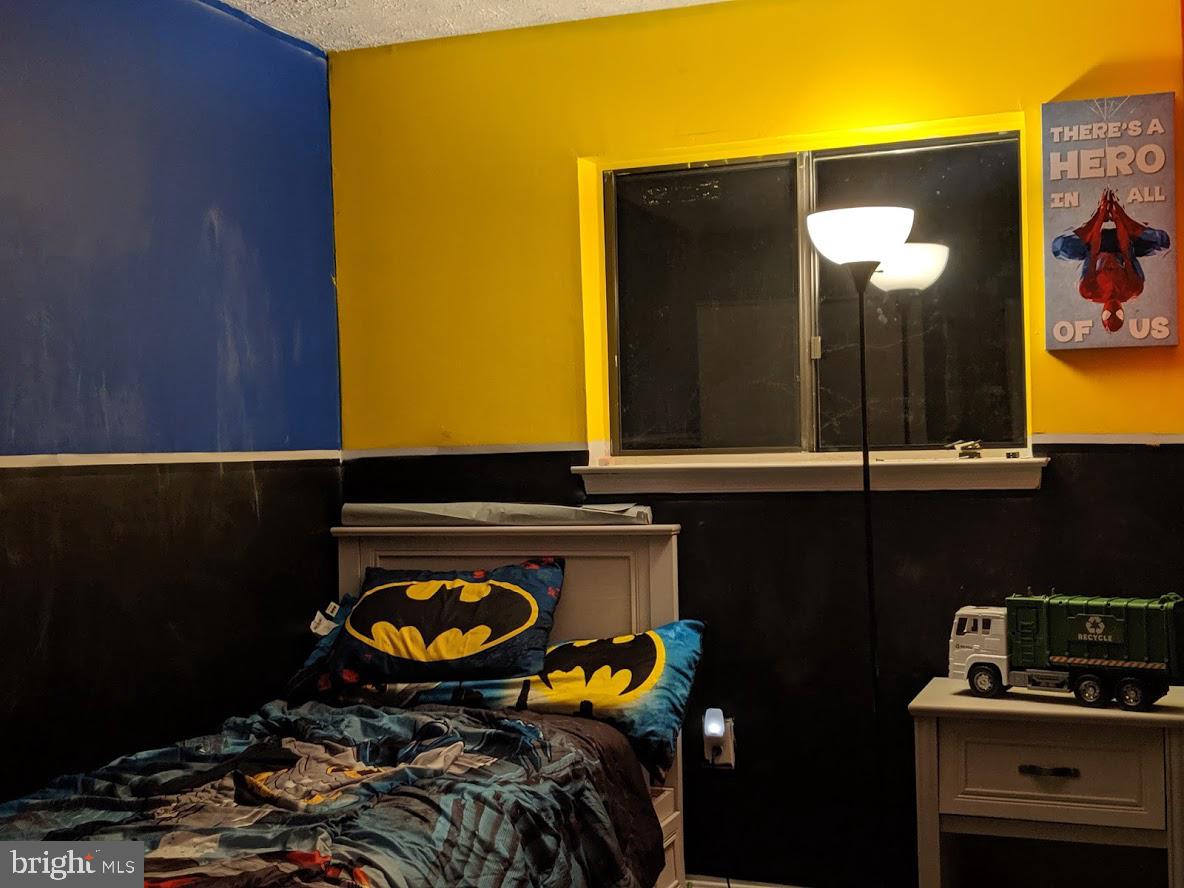 HUNTINGTON NEIGHBORHOOD - Residential Lease