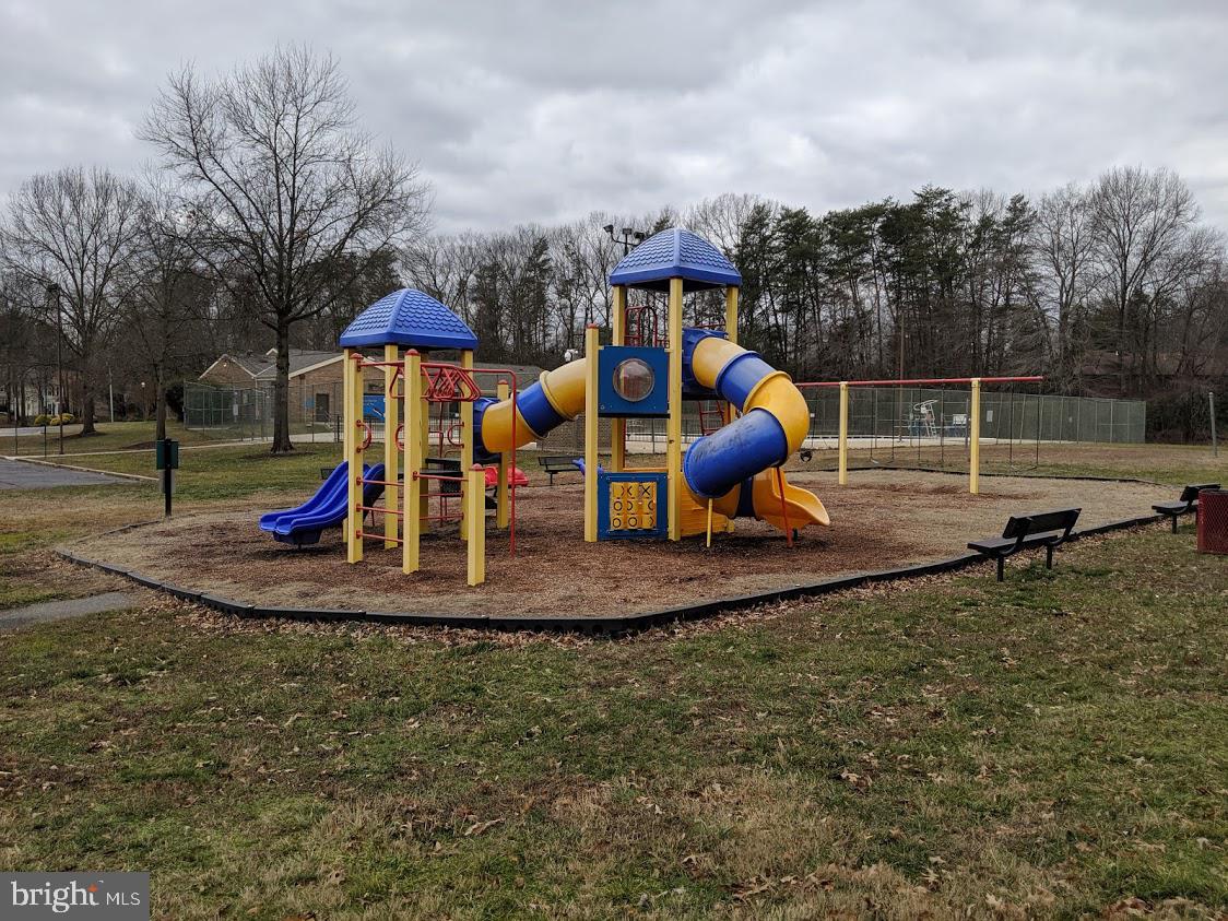 HUNTINGTON NEIGHBORHOOD - Residential Lease