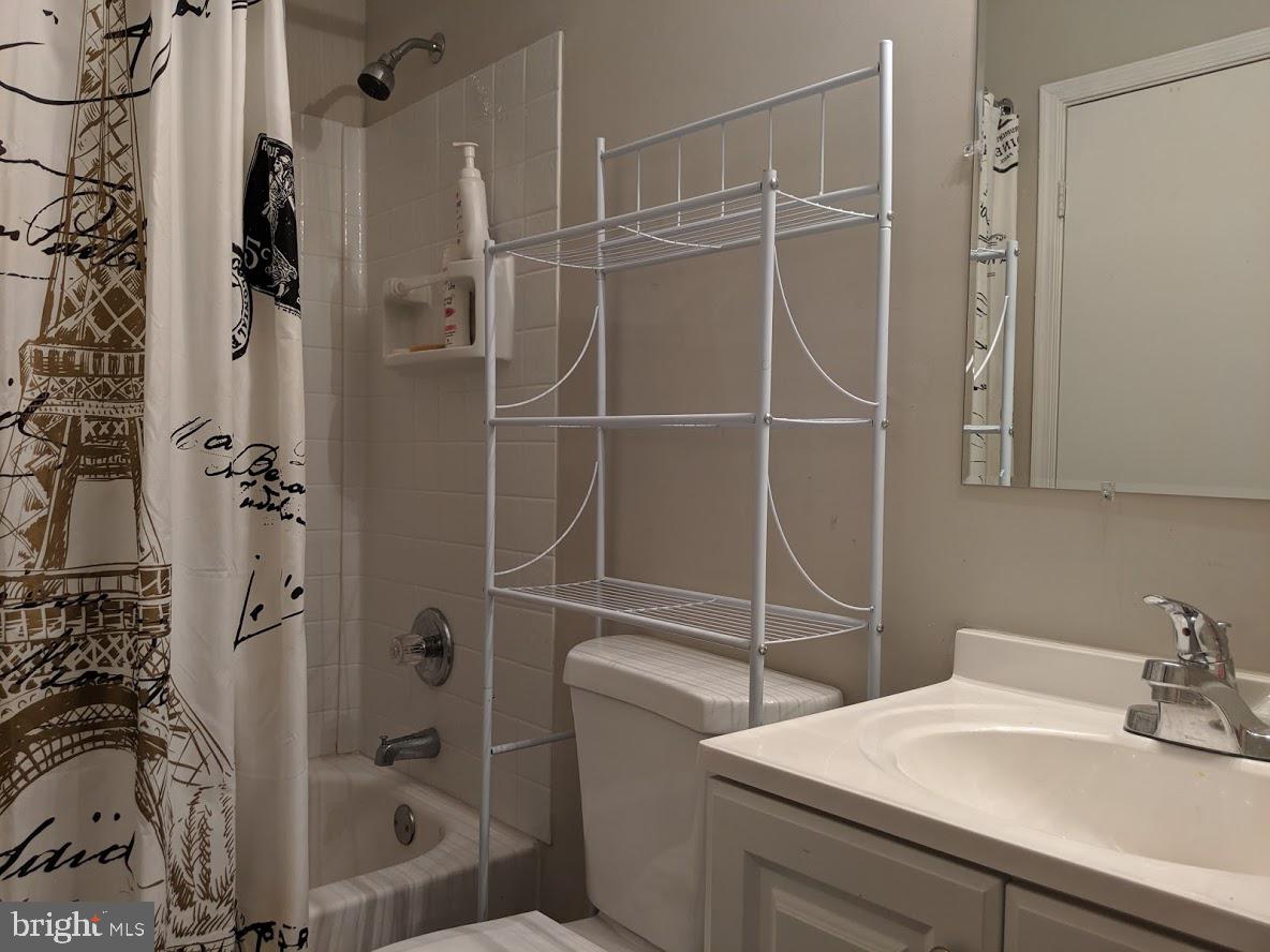 HUNTINGTON NEIGHBORHOOD - Residential Lease