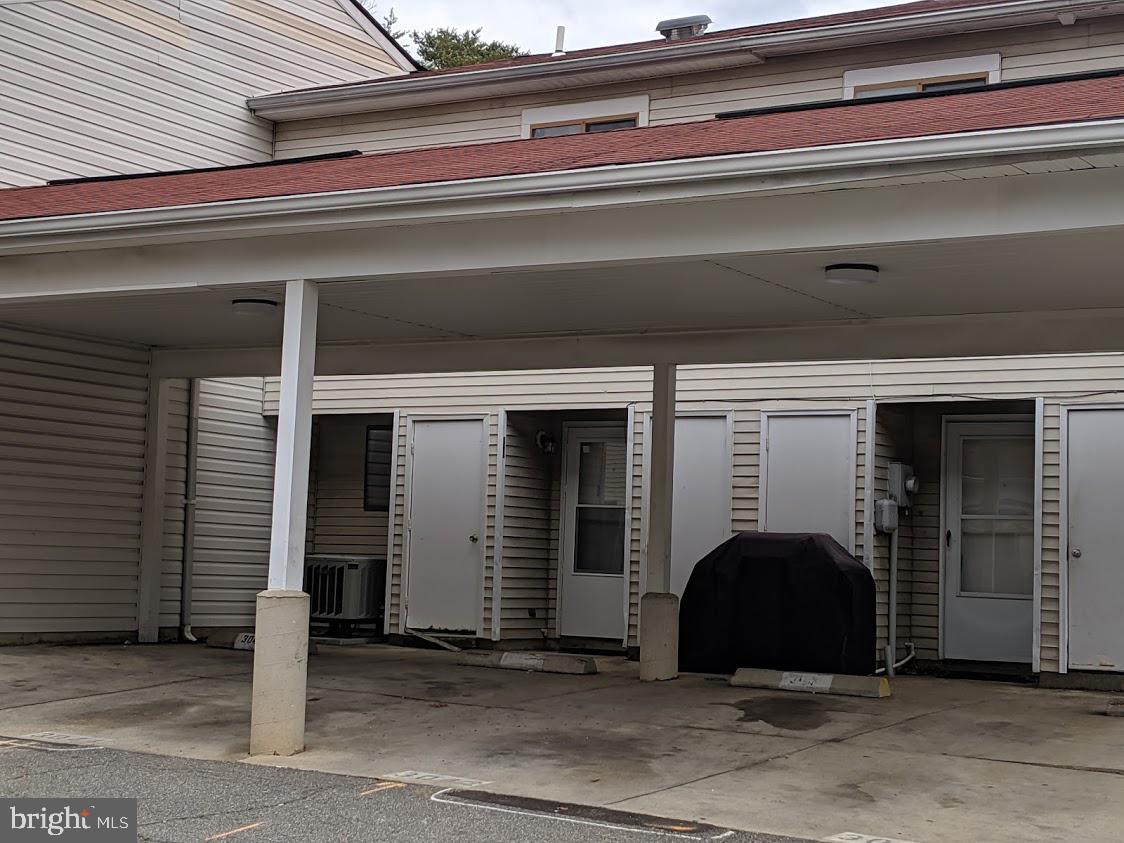 HUNTINGTON NEIGHBORHOOD - Residential Lease