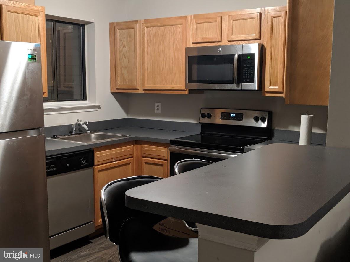 HUNTINGTON NEIGHBORHOOD - Residential Lease